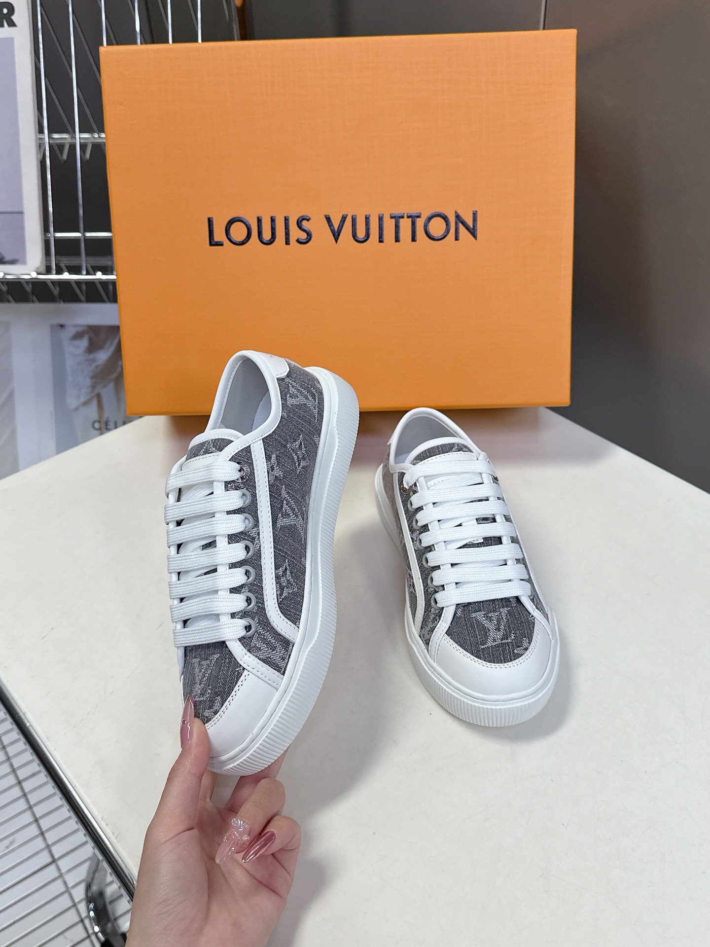  LV路易威登 Lagoon Sneaker 25ss春夏新款 丹宁牛仔帆布鞋 春夏限定 真的有人可以拒