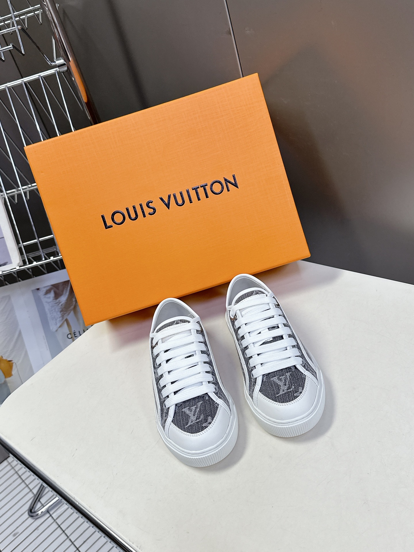  LV路易威登 Lagoon Sneaker 25ss春夏新款 丹宁牛仔帆布鞋 春夏限定 真的有人可以拒