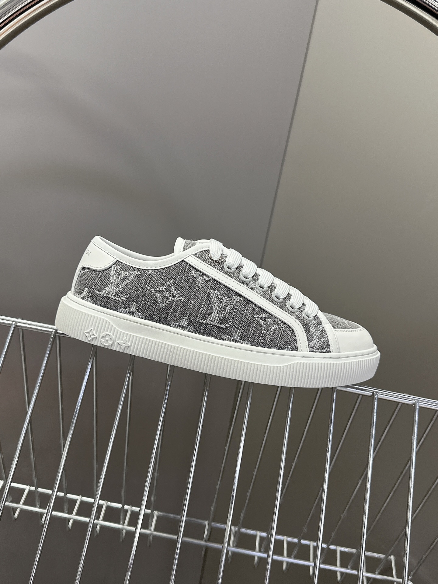  LV路易威登 Lagoon Sneaker 25ss春夏新款 丹宁牛仔帆布鞋 春夏限定 真的有人可以拒