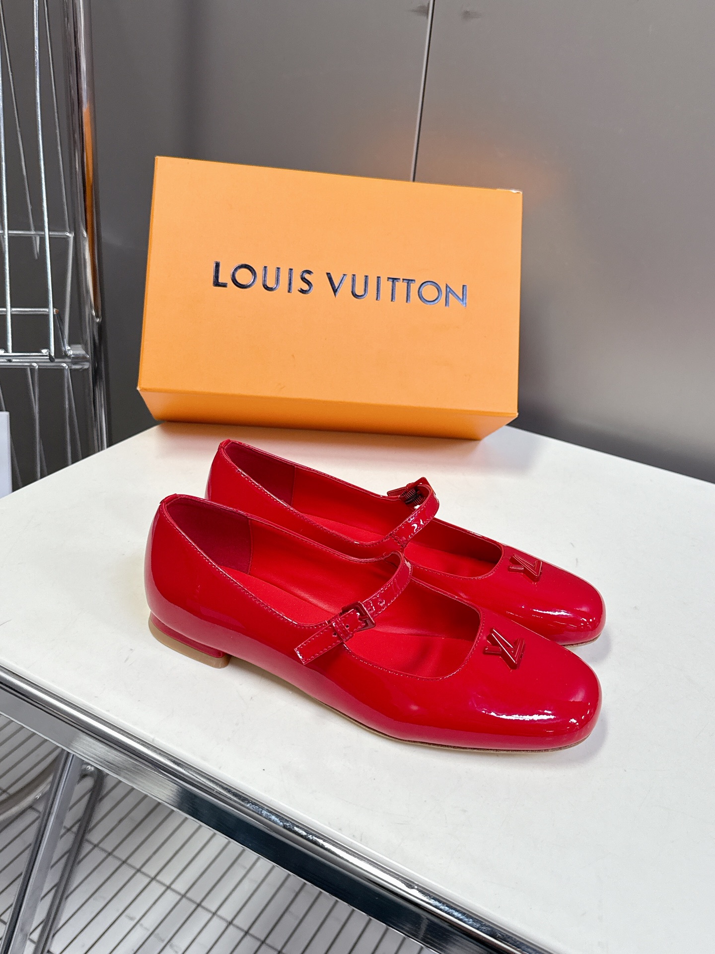  Louis Vuitton 路易威登春夏玛丽珍时装平底鞋 春夏秀场出镜率最高的一款单品 超多名模上脚 