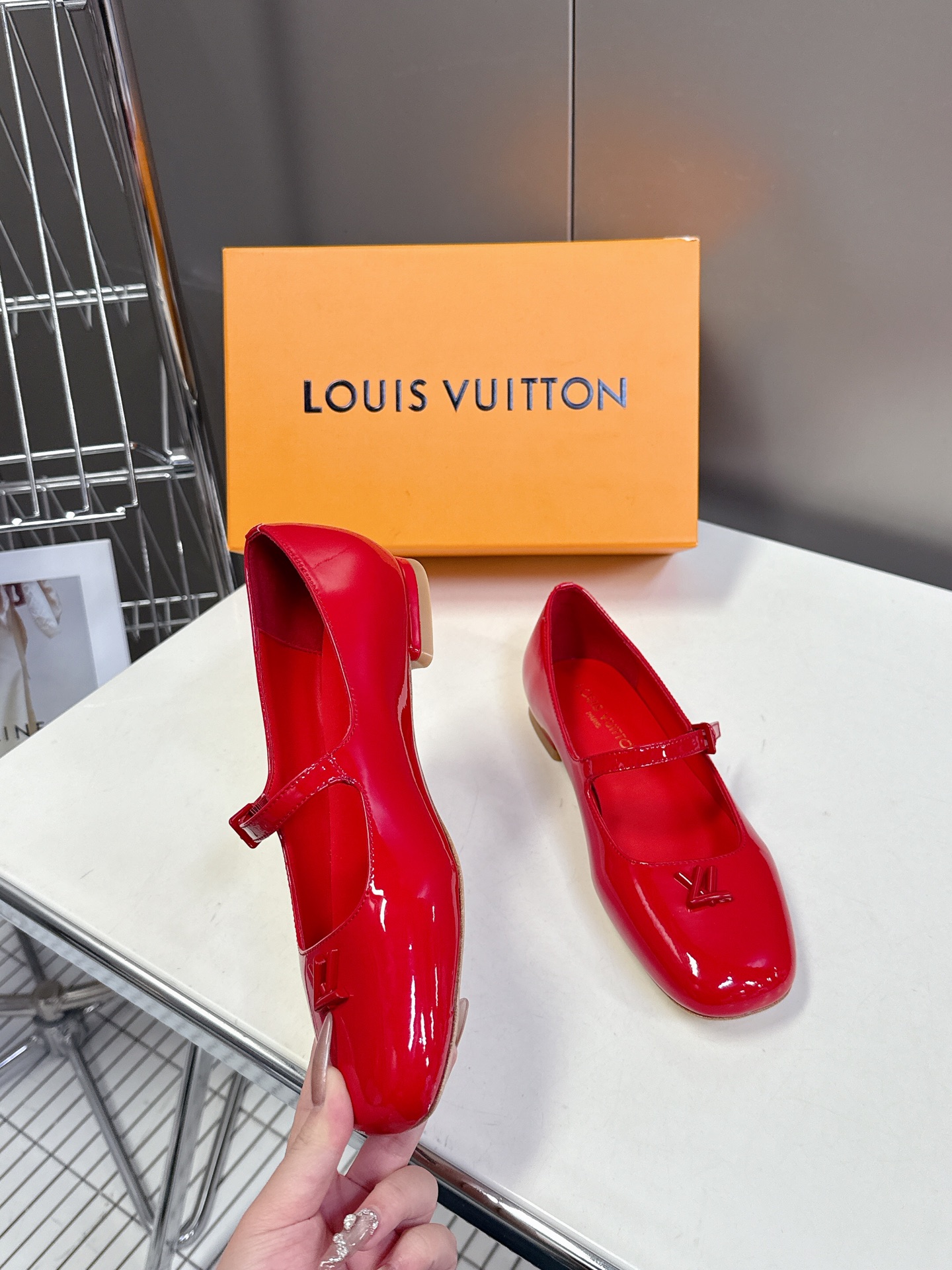  Louis Vuitton 路易威登春夏玛丽珍时装平底鞋 春夏秀场出镜率最高的一款单品 超多名模上脚 