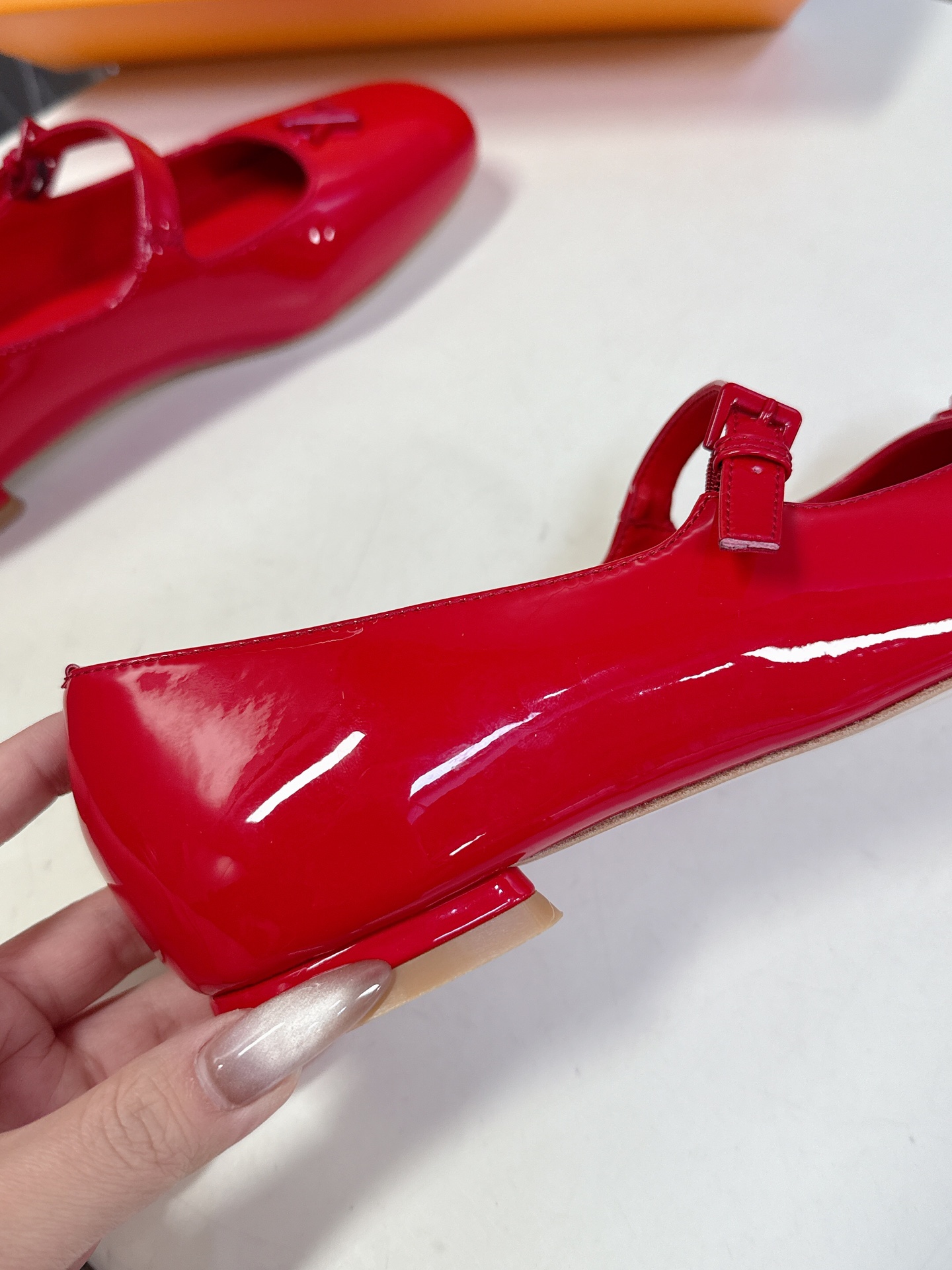  Louis Vuitton 路易威登春夏玛丽珍时装平底鞋 春夏秀场出镜率最高的一款单品 超多名模上脚 
