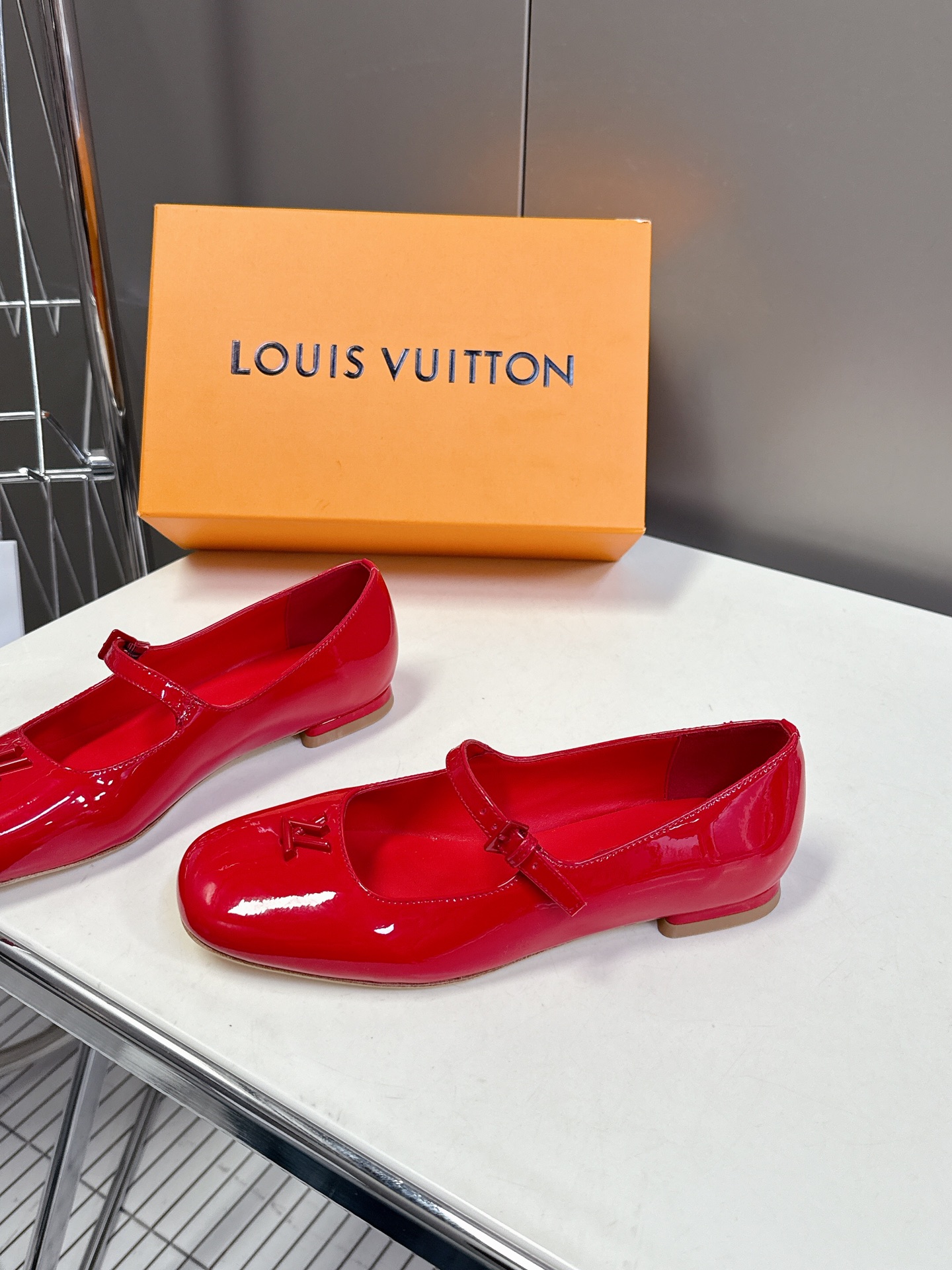  Louis Vuitton 路易威登春夏玛丽珍时装平底鞋 春夏秀场出镜率最高的一款单品 超多名模上脚 