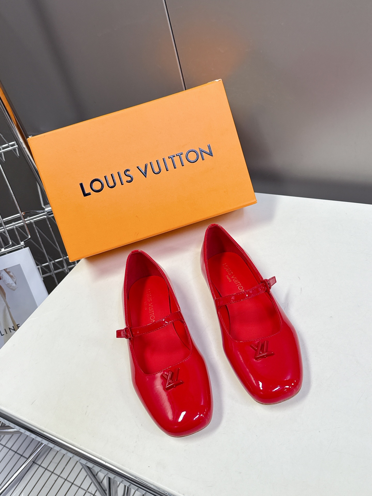  Louis Vuitton 路易威登春夏玛丽珍时装平底鞋 春夏秀场出镜率最高的一款单品 超多名模上脚 