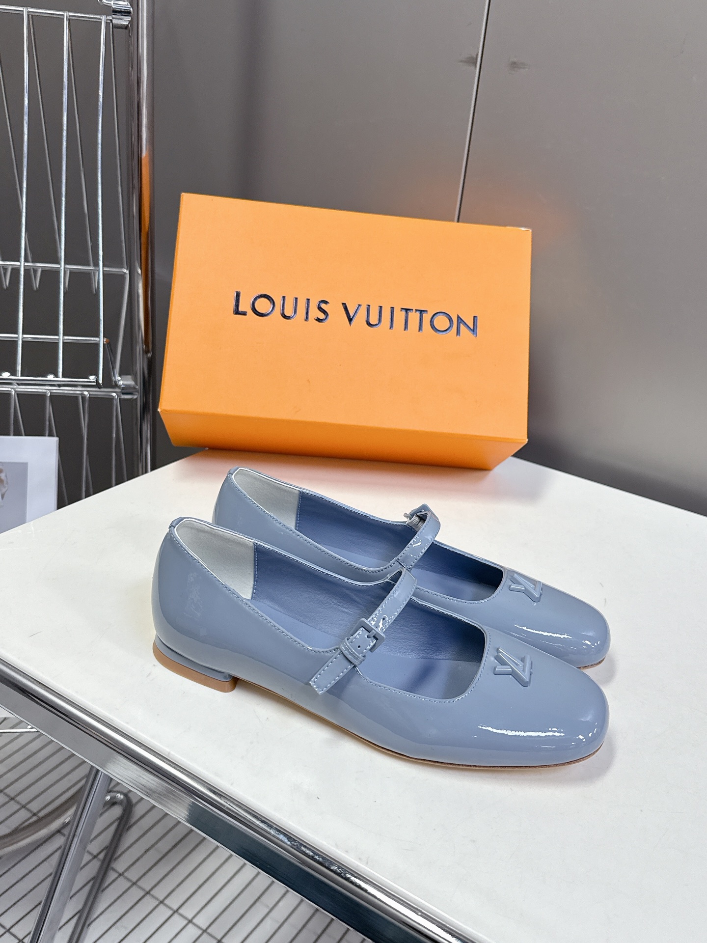  Louis Vuitton 路易威登春夏玛丽珍时装平底鞋 春夏秀场出镜率最高的一款单品 超多名模上脚 