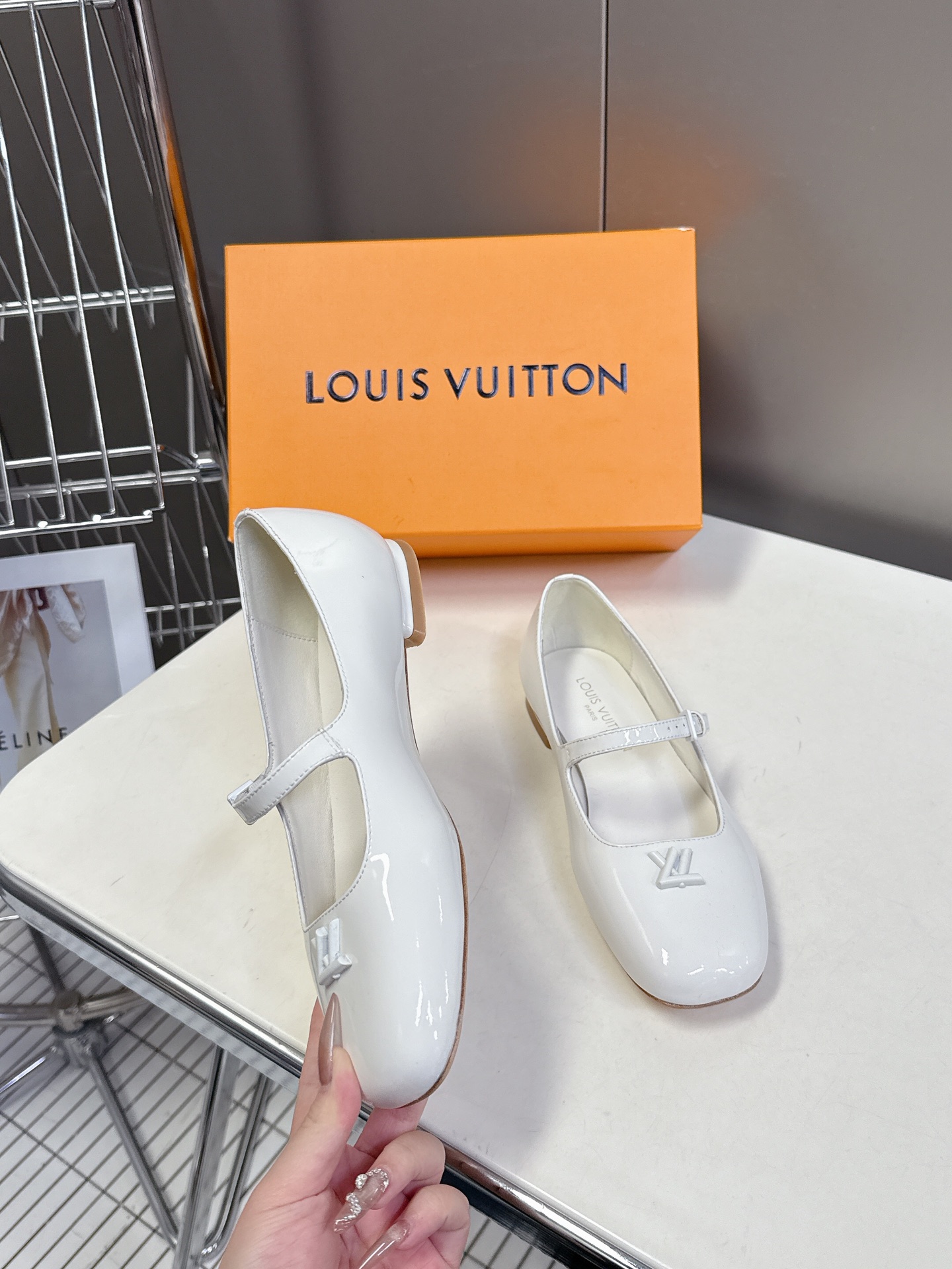  Louis Vuitton 路易威登春夏玛丽珍时装平底鞋 春夏秀场出镜率最高的一款单品 超多名模上脚 