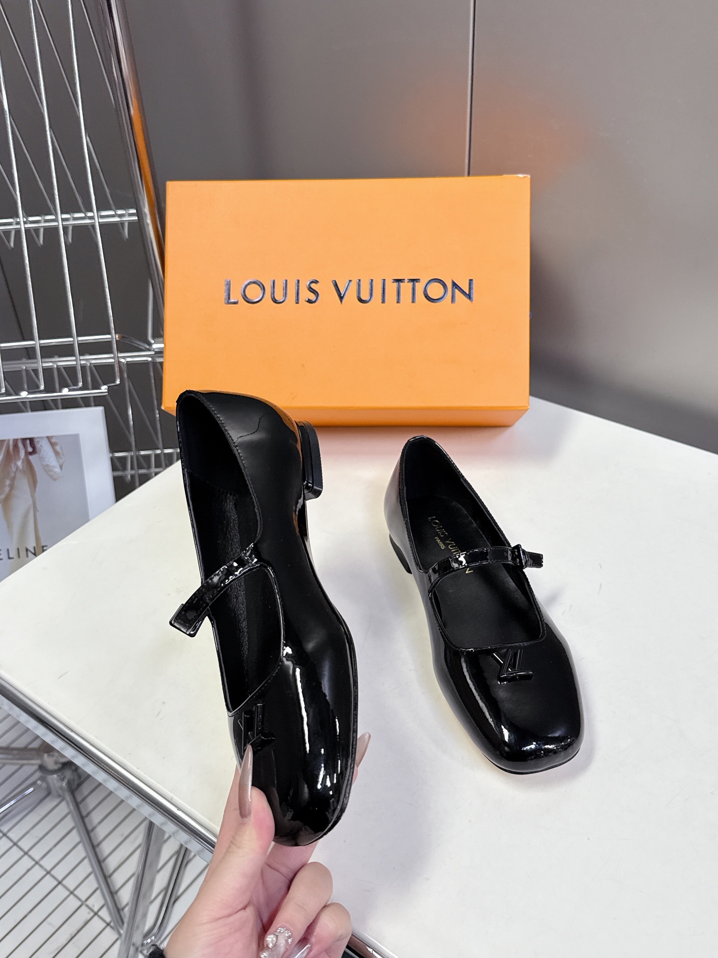  Louis Vuitton 路易威登春夏玛丽珍时装平底鞋 春夏秀场出镜率最高的一款单品 超多名模上脚 