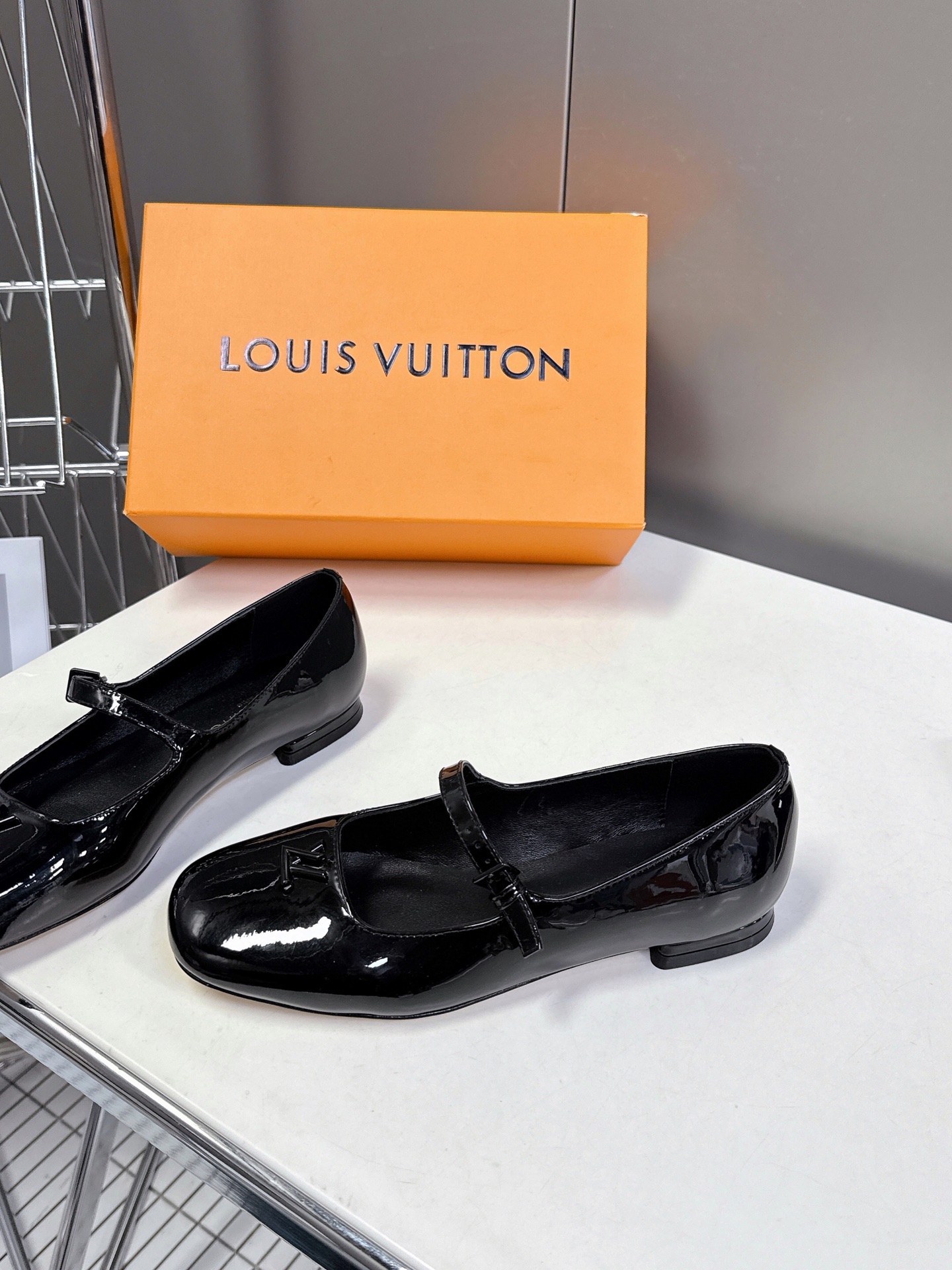  Louis Vuitton 路易威登春夏玛丽珍时装平底鞋 春夏秀场出镜率最高的一款单品 超多名模上脚 