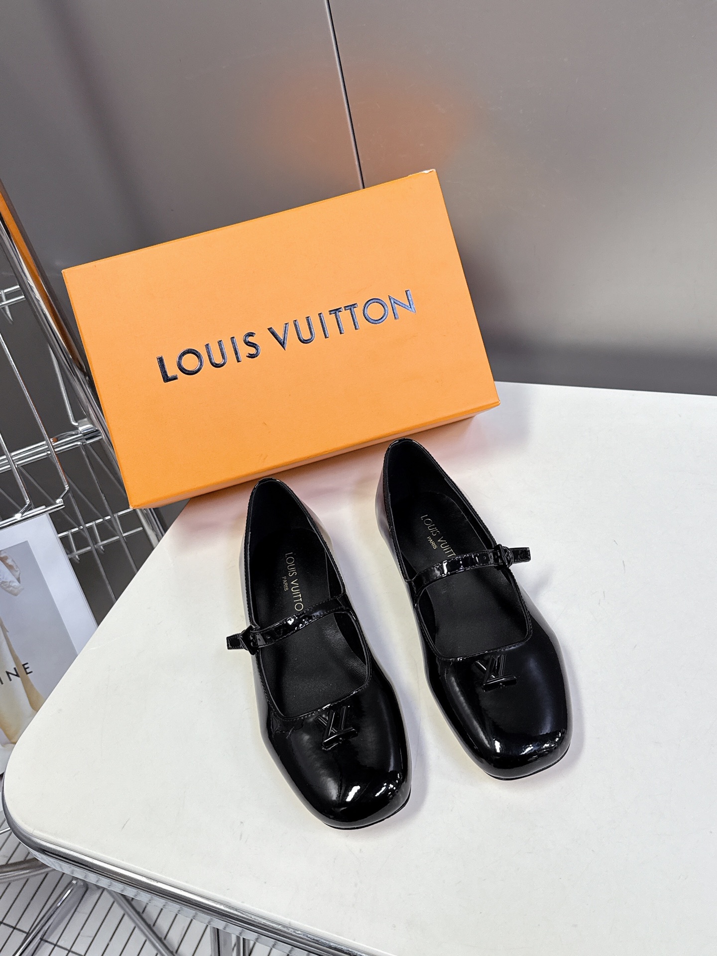  Louis Vuitton 路易威登春夏玛丽珍时装平底鞋 春夏秀场出镜率最高的一款单品 超多名模上脚 