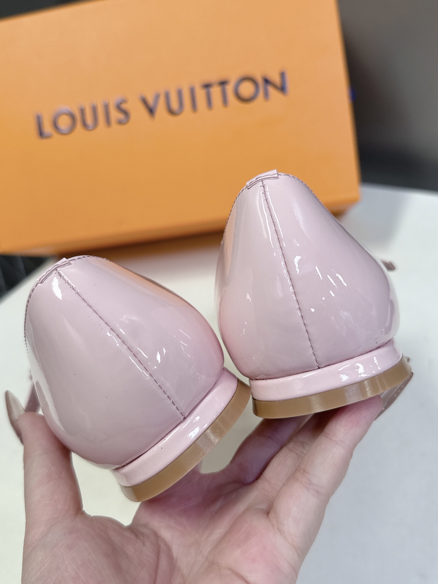  Louis Vuitton 路易威登春夏玛丽珍时装平底鞋 春夏秀场出镜率最高的一款单品 超多名模上脚 