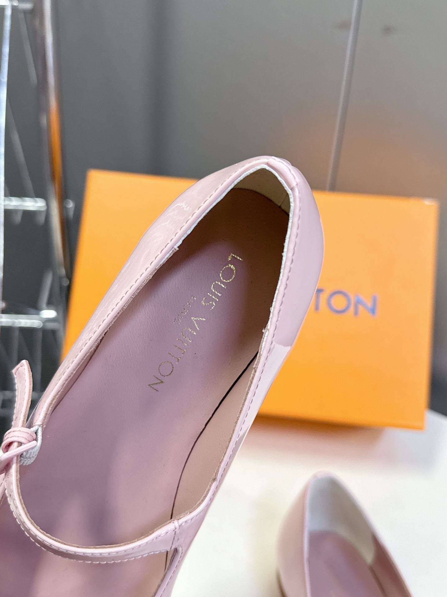  Louis Vuitton 路易威登春夏玛丽珍时装平底鞋 春夏秀场出镜率最高的一款单品 超多名模上脚 
