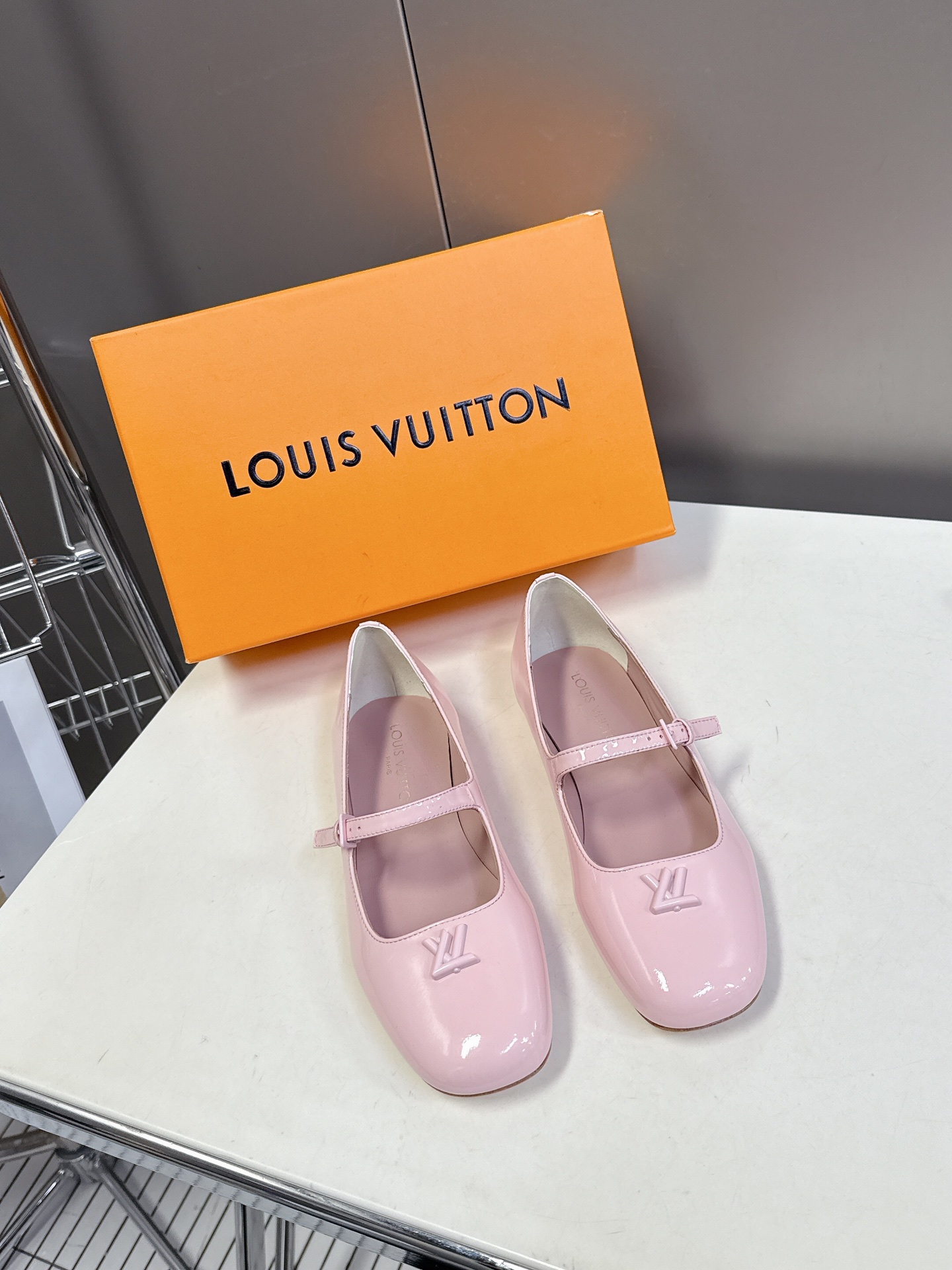  Louis Vuitton 路易威登春夏玛丽珍时装平底鞋 春夏秀场出镜率最高的一款单品 超多名模上脚 