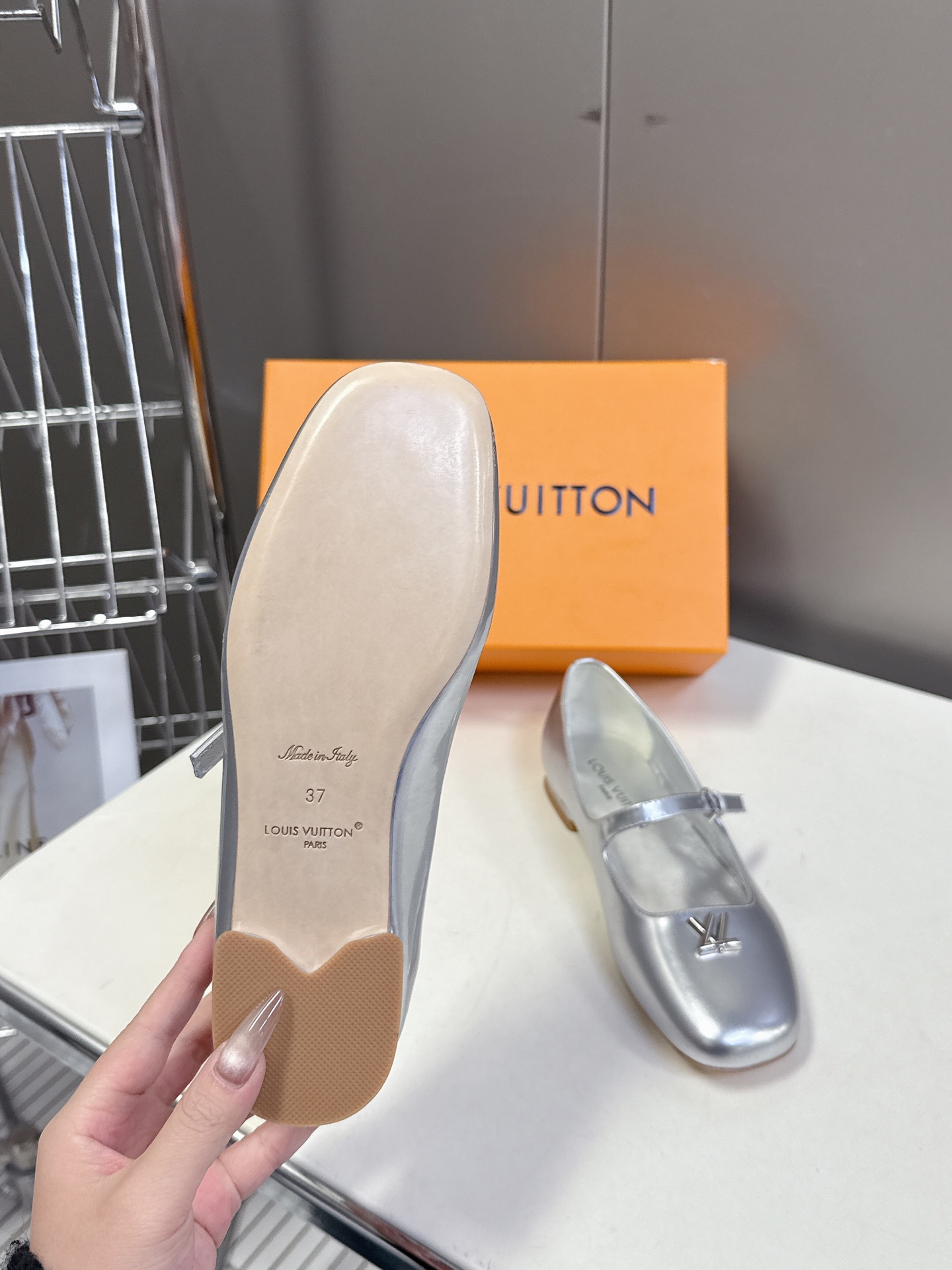  Louis Vuitton 路易威登春夏玛丽珍时装平底鞋 春夏秀场出镜率最高的一款单品 超多名模上脚 