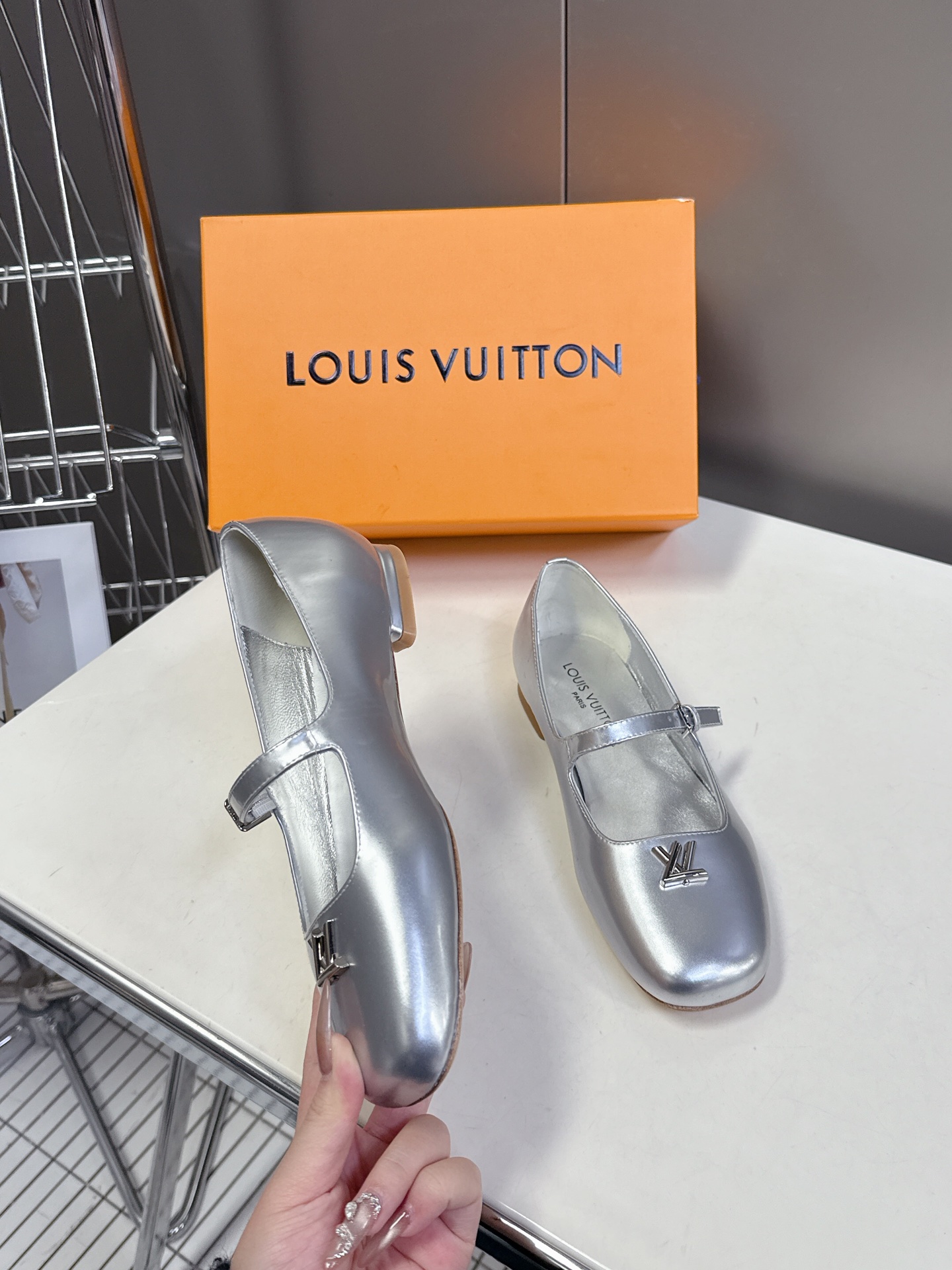  Louis Vuitton 路易威登春夏玛丽珍时装平底鞋 春夏秀场出镜率最高的一款单品 超多名模上脚 