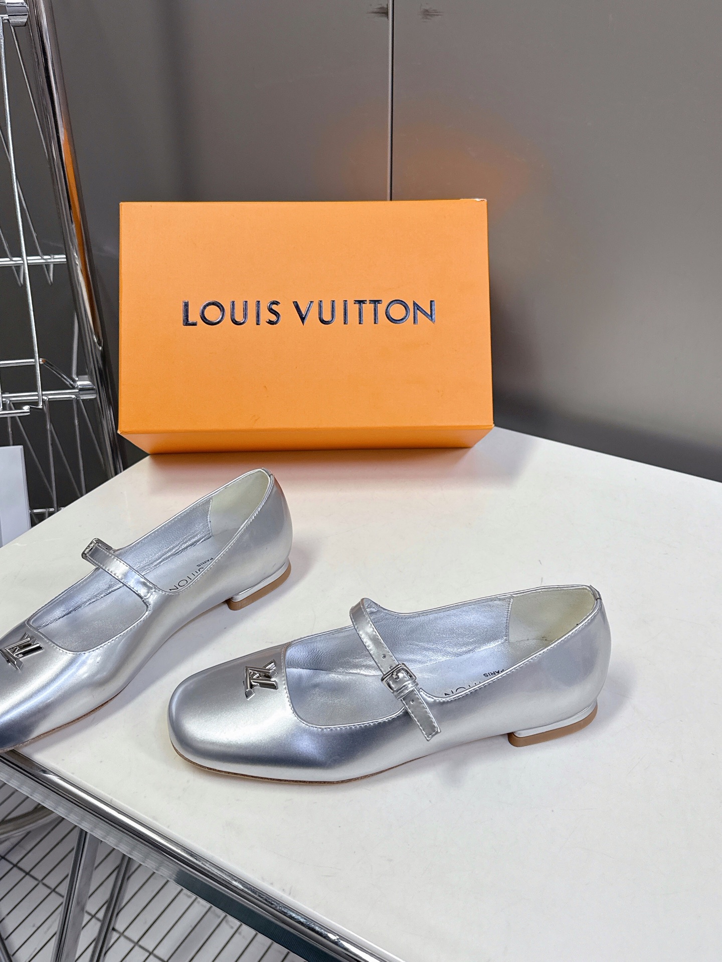  Louis Vuitton 路易威登春夏玛丽珍时装平底鞋 春夏秀场出镜率最高的一款单品 超多名模上脚 