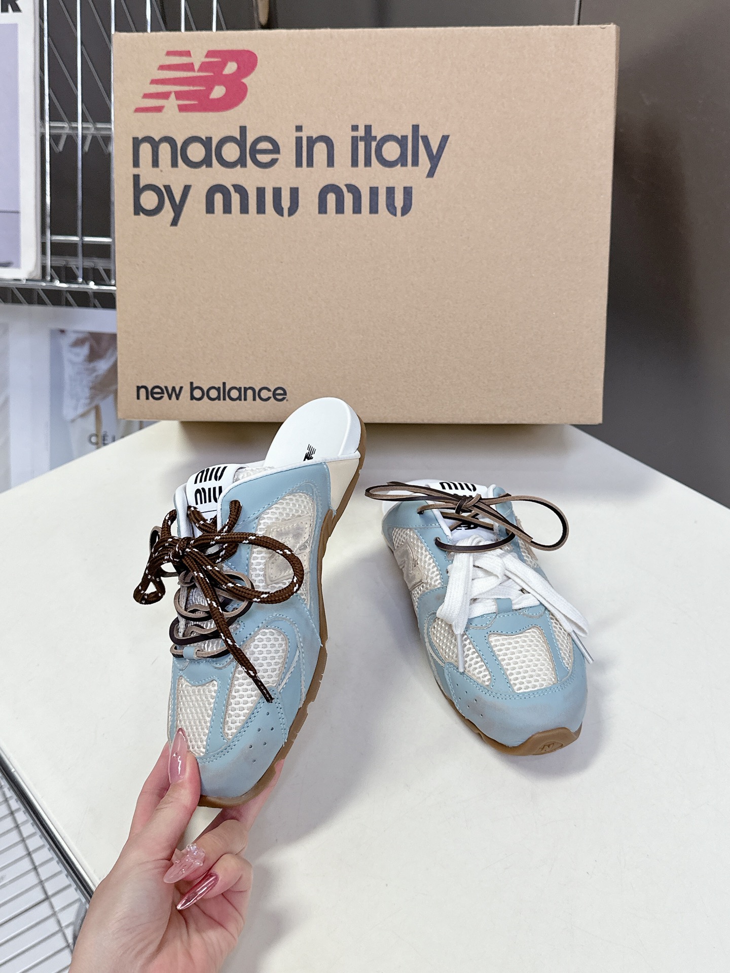  Miu Miu✖️New Balance 联名系列运动鞋、各大品牌都热衷于跨界联名、缪缪这次联名诚意满