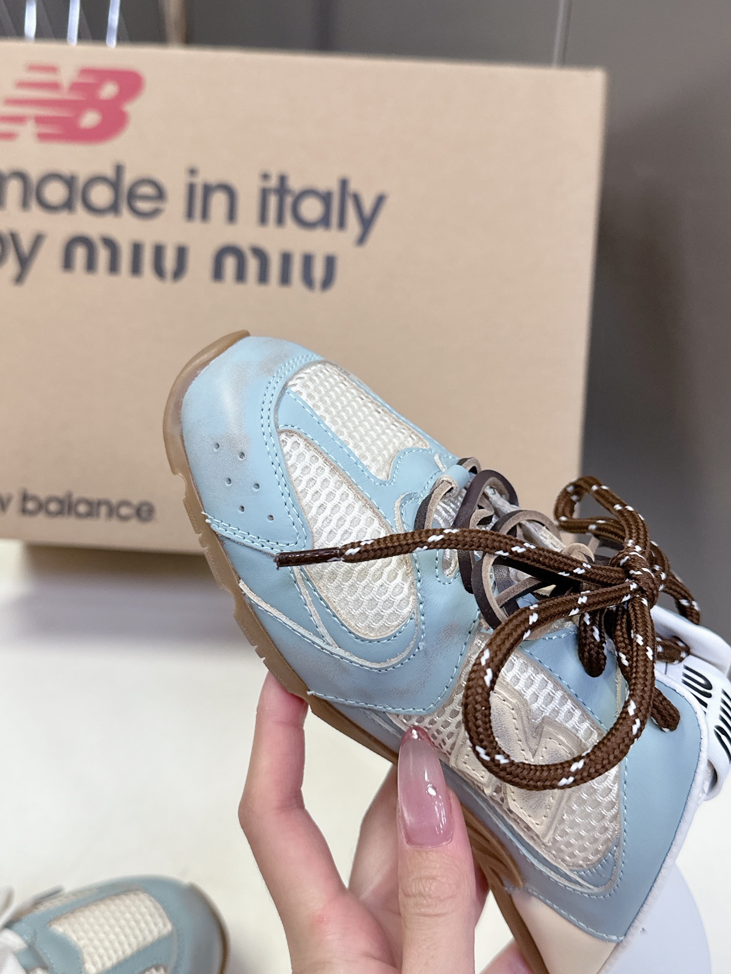  Miu Miu✖️New Balance 联名系列运动鞋、各大品牌都热衷于跨界联名、缪缪这次联名诚意满