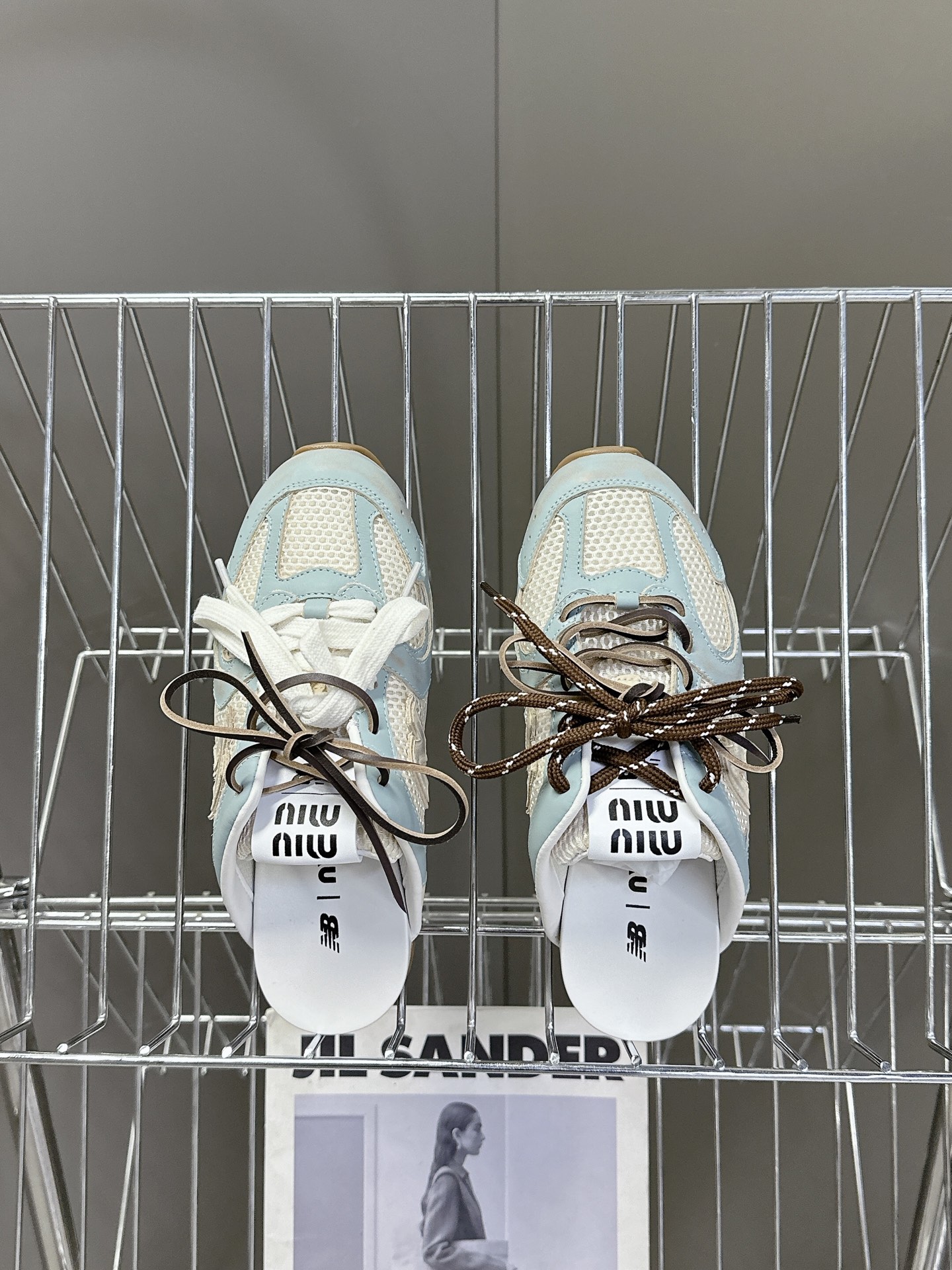  Miu Miu✖️New Balance 联名系列运动鞋、各大品牌都热衷于跨界联名、缪缪这次联名诚意满