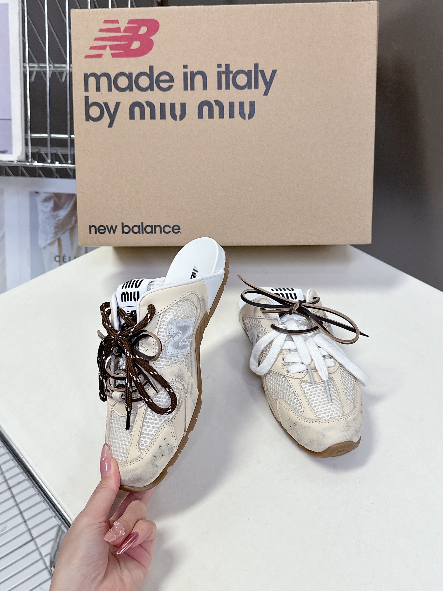  Miu Miu✖️New Balance 联名系列运动鞋、各大品牌都热衷于跨界联名、缪缪这次联名诚意满