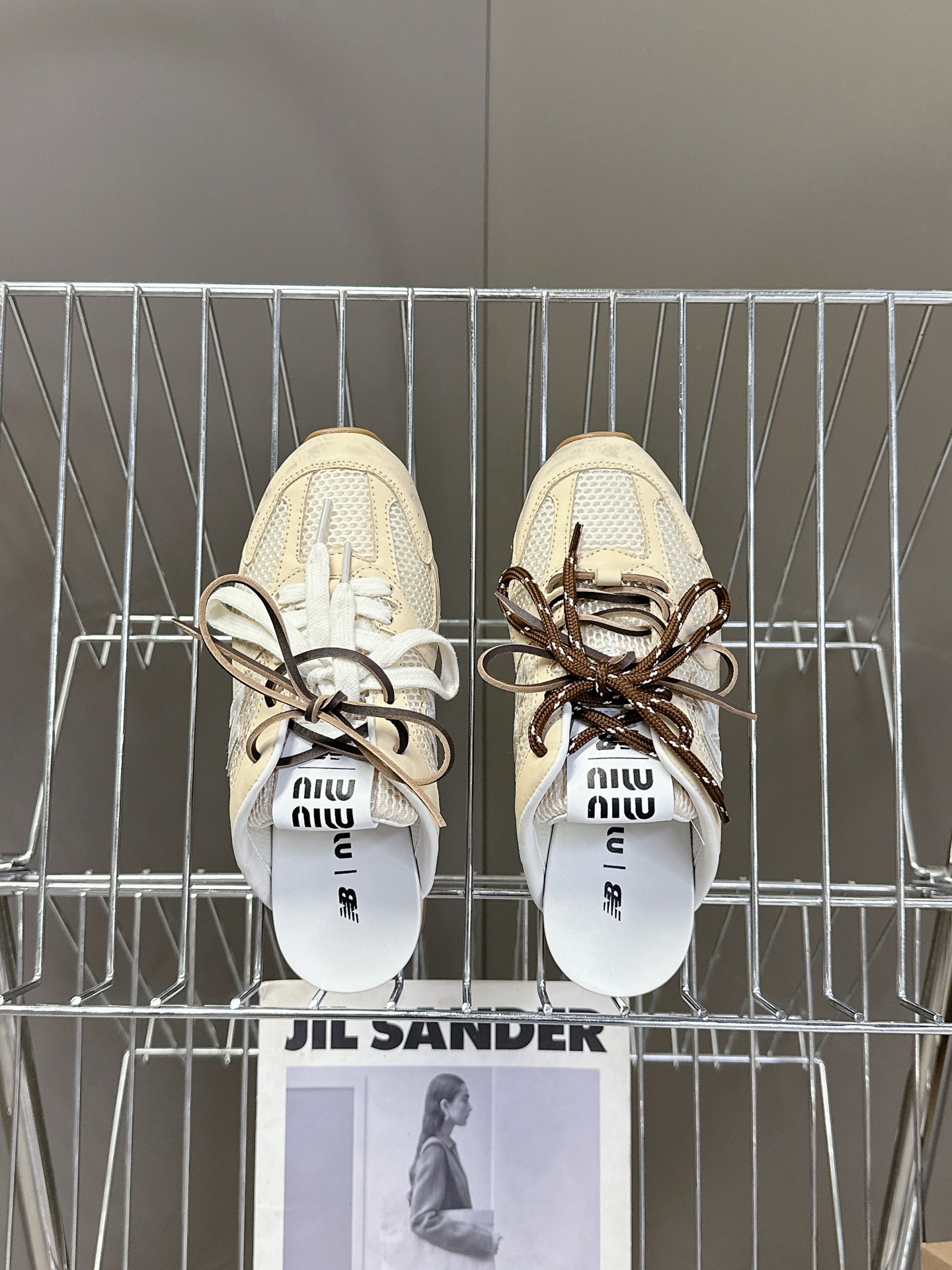  Miu Miu✖️New Balance 联名系列运动鞋、各大品牌都热衷于跨界联名、缪缪这次联名诚意满