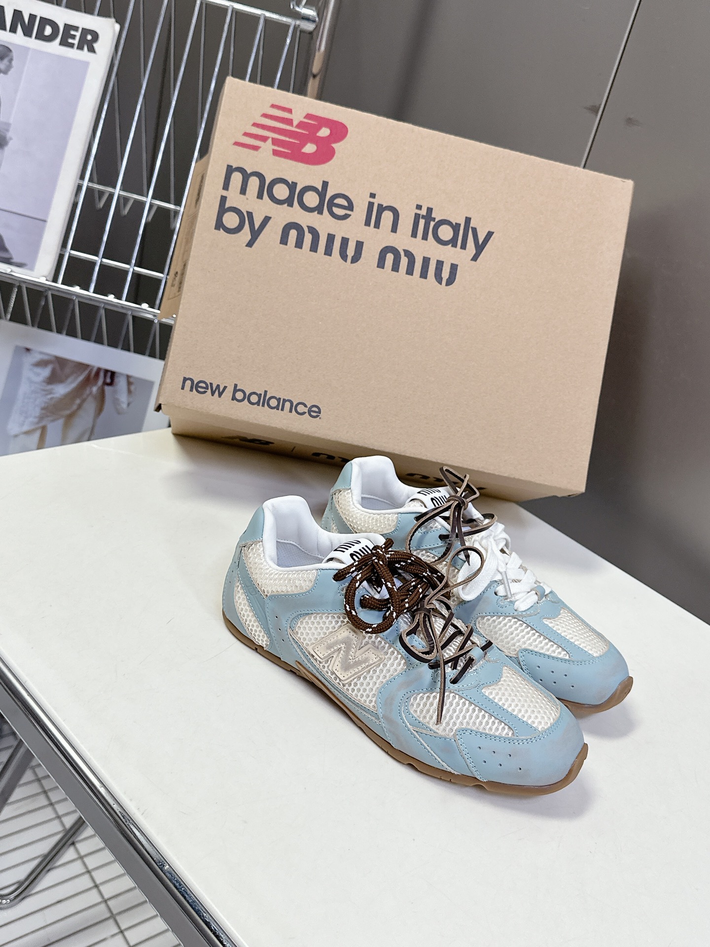  Miu Miu✖️New Balance 联名系列运动鞋、各大品牌都热衷于跨界联名、缪缪这次联名诚意满