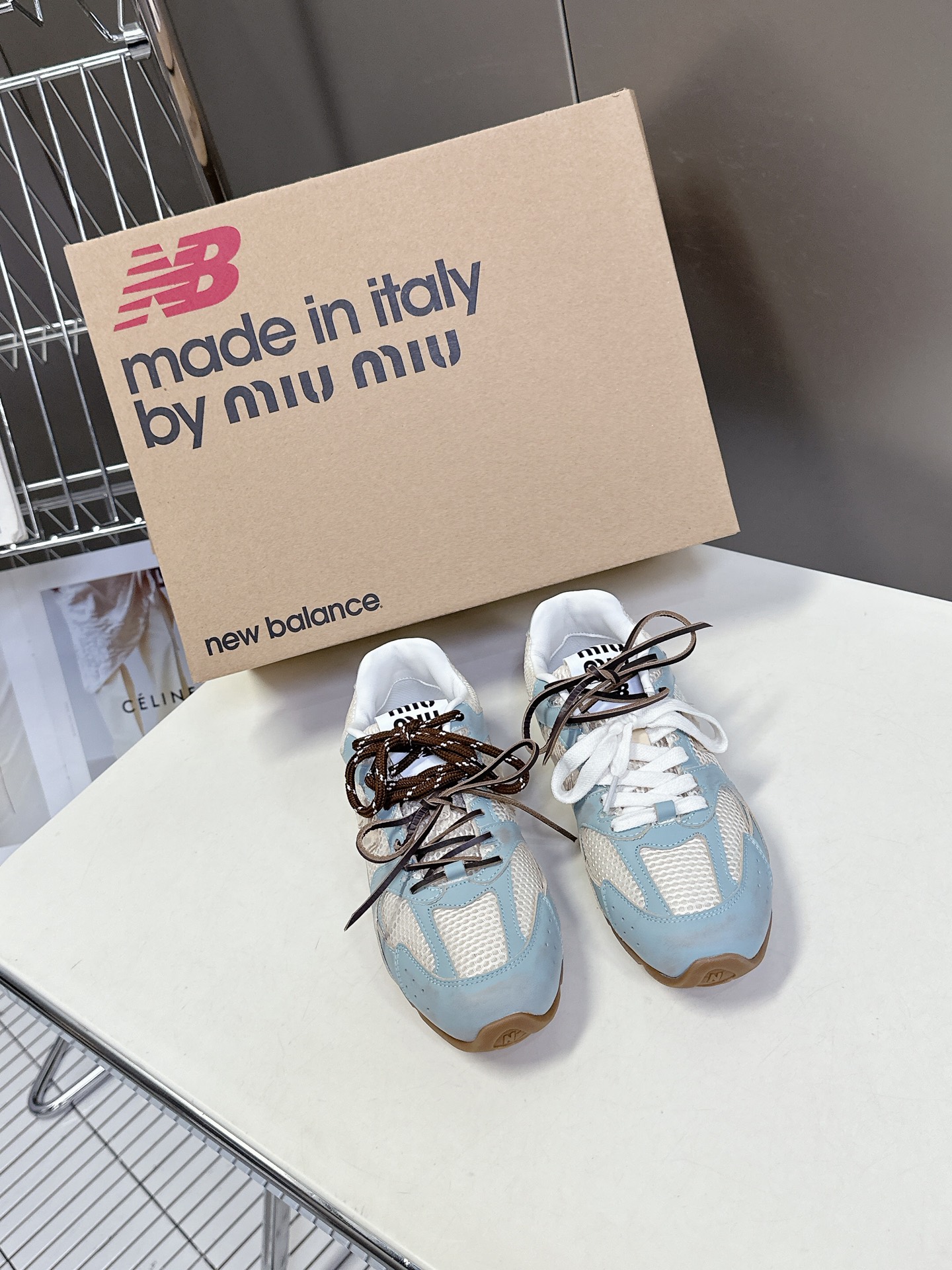  Miu Miu✖️New Balance 联名系列运动鞋、各大品牌都热衷于跨界联名、缪缪这次联名诚意满