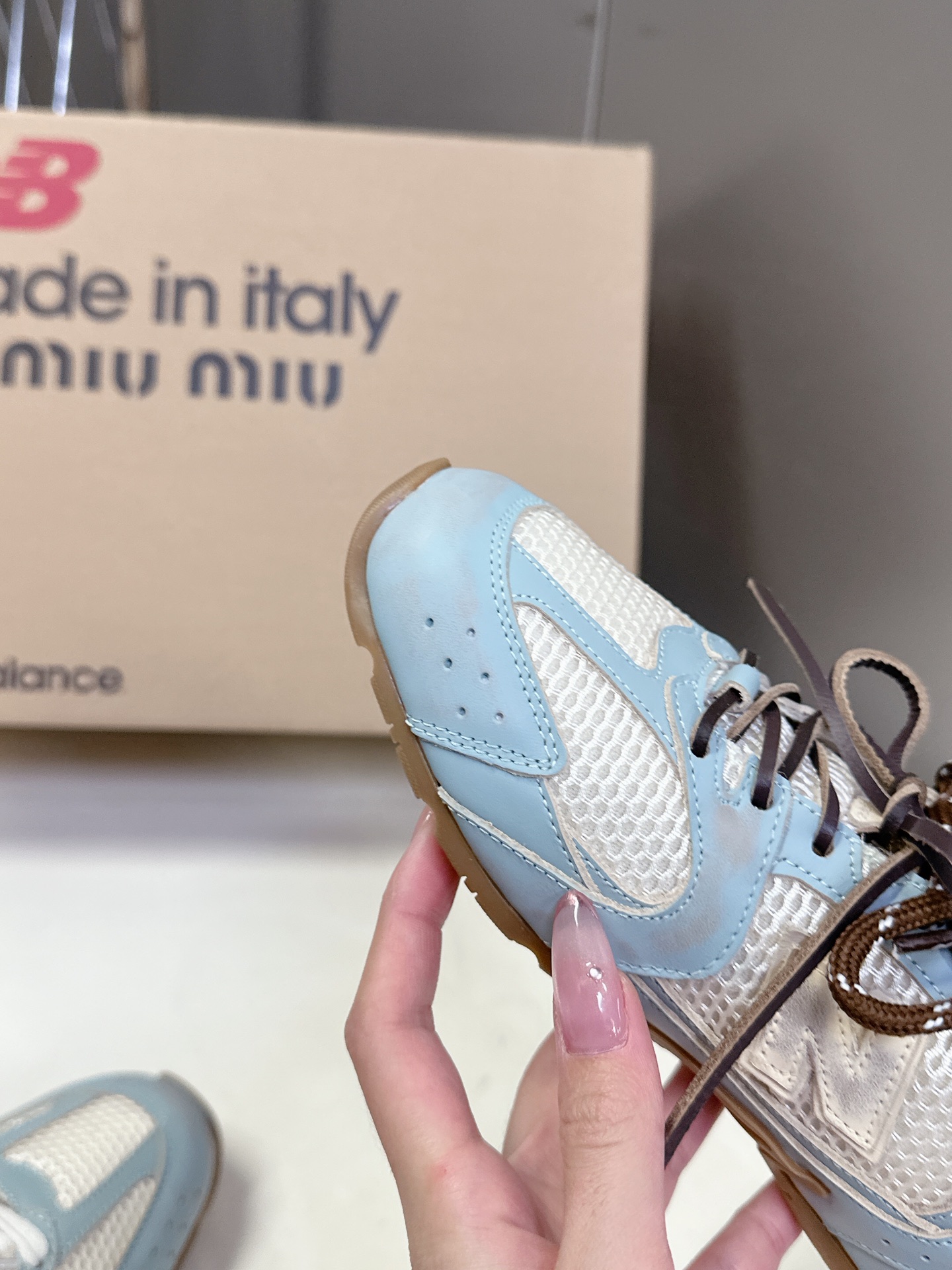  Miu Miu✖️New Balance 联名系列运动鞋、各大品牌都热衷于跨界联名、缪缪这次联名诚意满