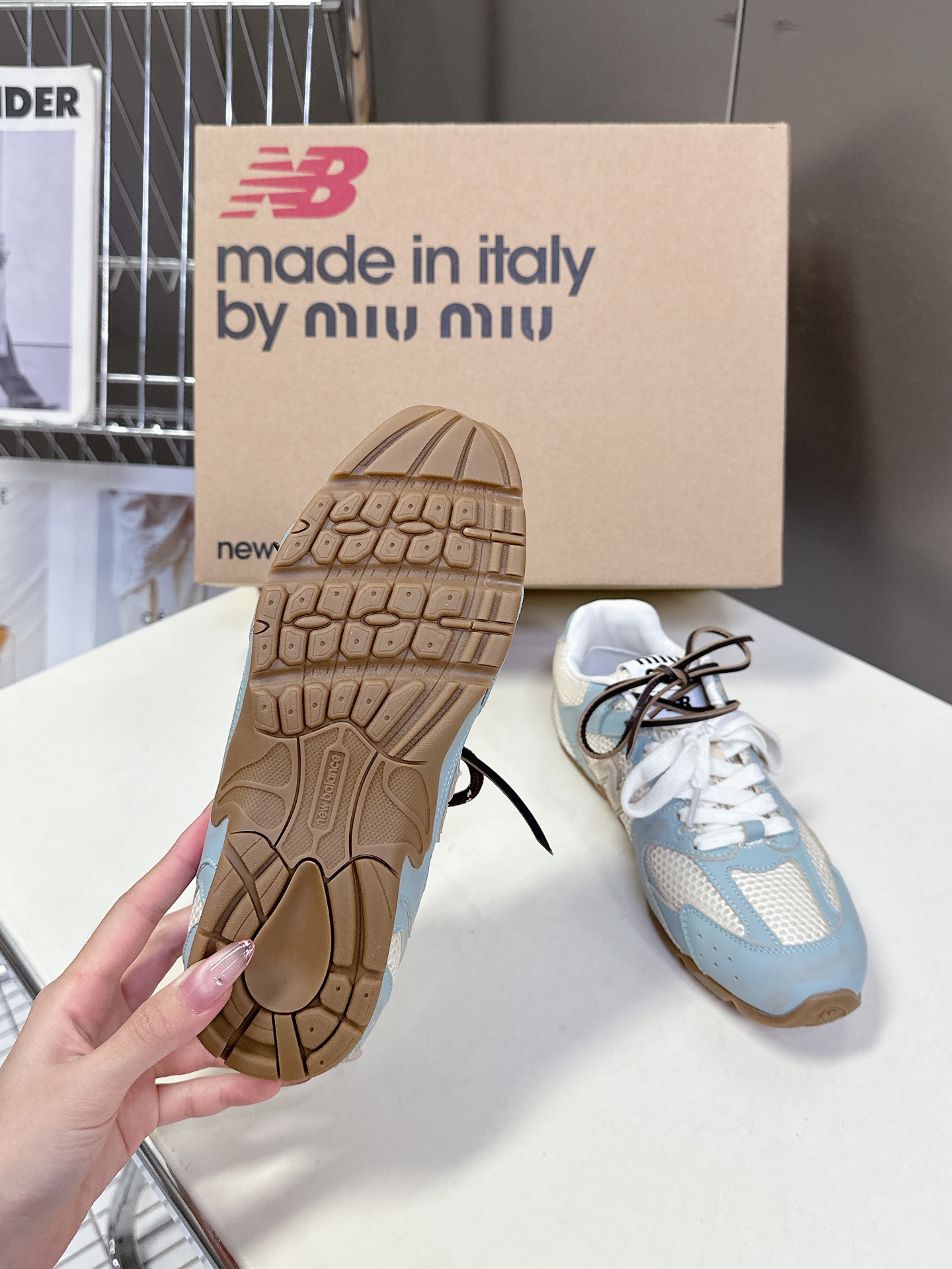  Miu Miu✖️New Balance 联名系列运动鞋、各大品牌都热衷于跨界联名、缪缪这次联名诚意满