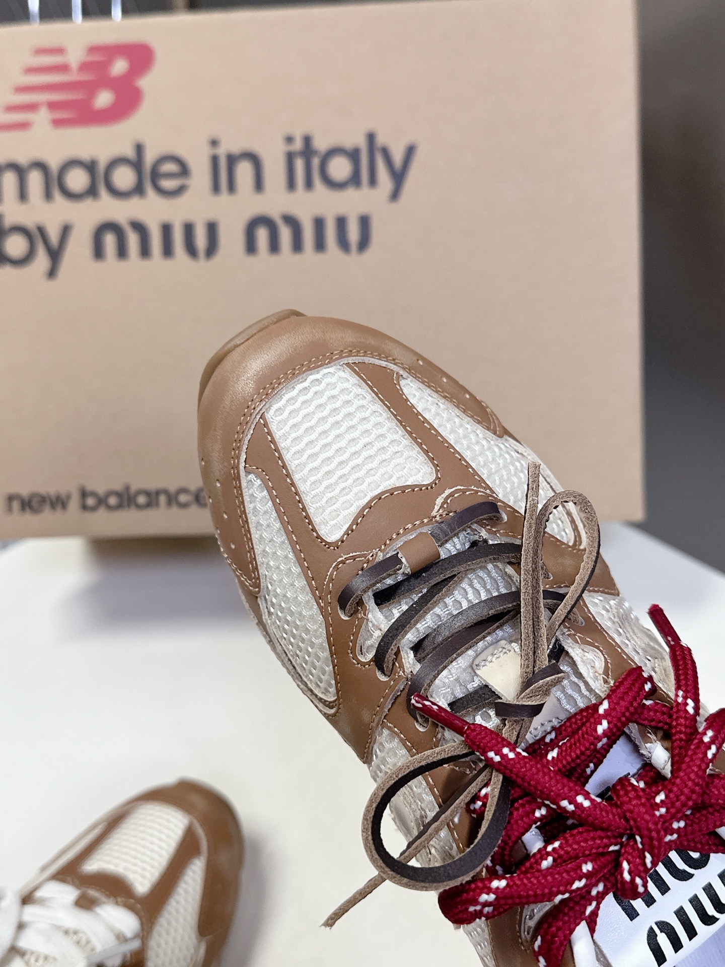  Miu Miu✖️New Balance 联名系列运动鞋、各大品牌都热衷于跨界联名、缪缪这次联名诚意满