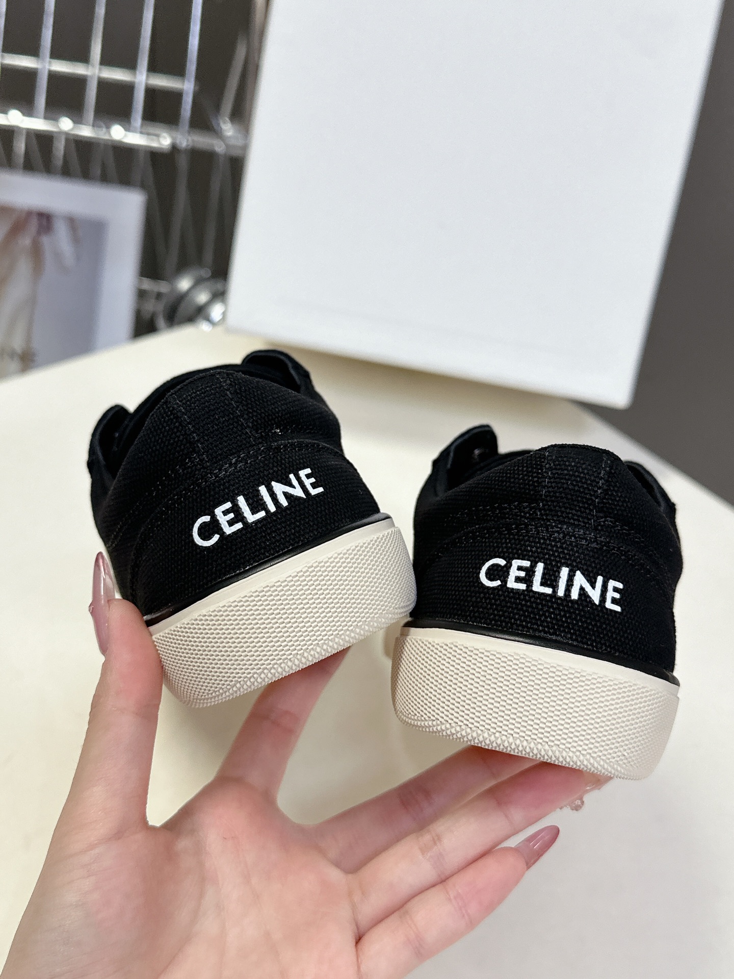  CELINE思琳25ss春夏走秀凯旋门休闲鞋、AS-01 系列运动鞋、lisa、陈立农超多明星上脚、这