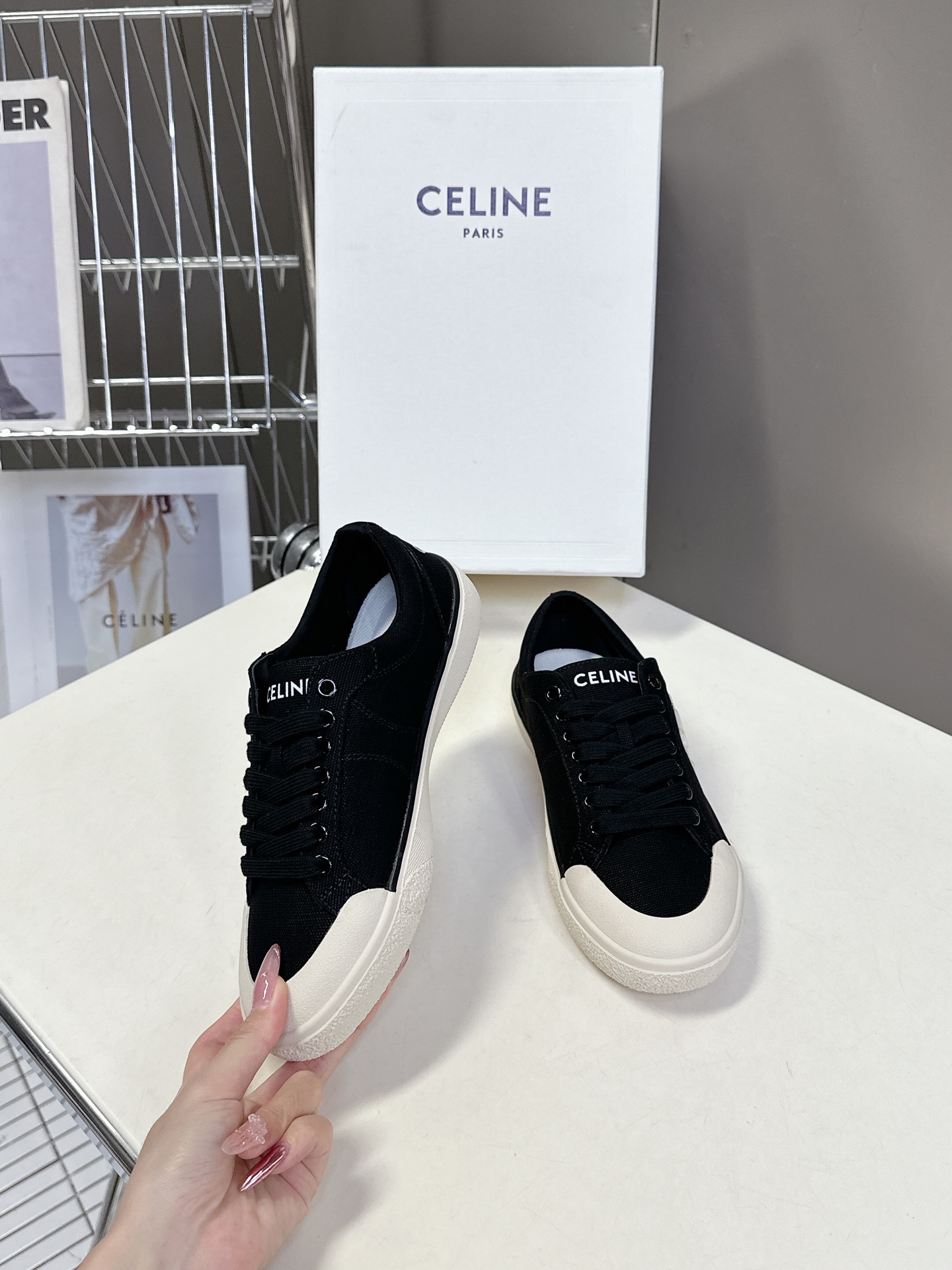  CELINE思琳25ss春夏走秀凯旋门休闲鞋、AS-01 系列运动鞋、lisa、陈立农超多明星上脚、这
