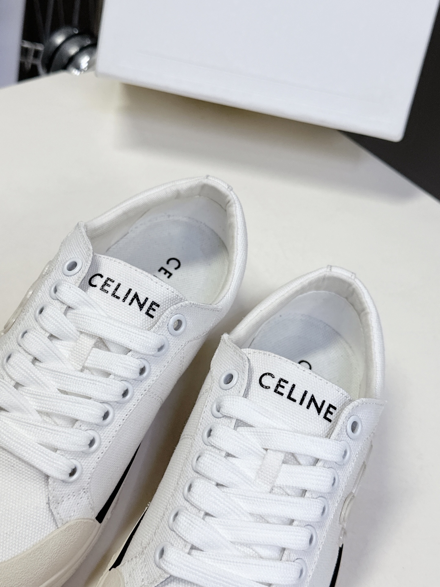  CELINE思琳25ss春夏走秀凯旋门休闲鞋、AS-01 系列运动鞋、lisa、陈立农超多明星上脚、这