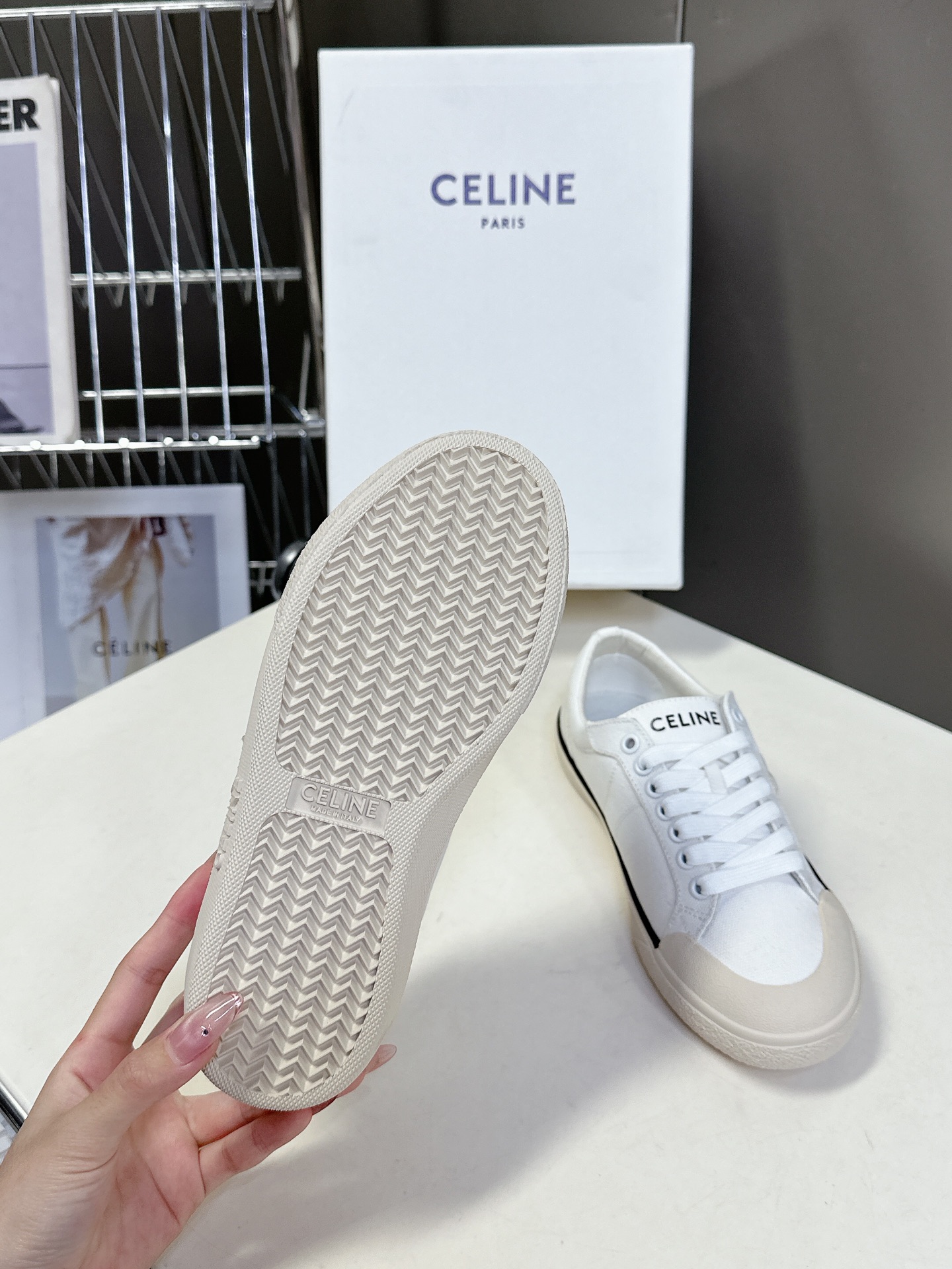  CELINE思琳25ss春夏走秀凯旋门休闲鞋、AS-01 系列运动鞋、lisa、陈立农超多明星上脚、这