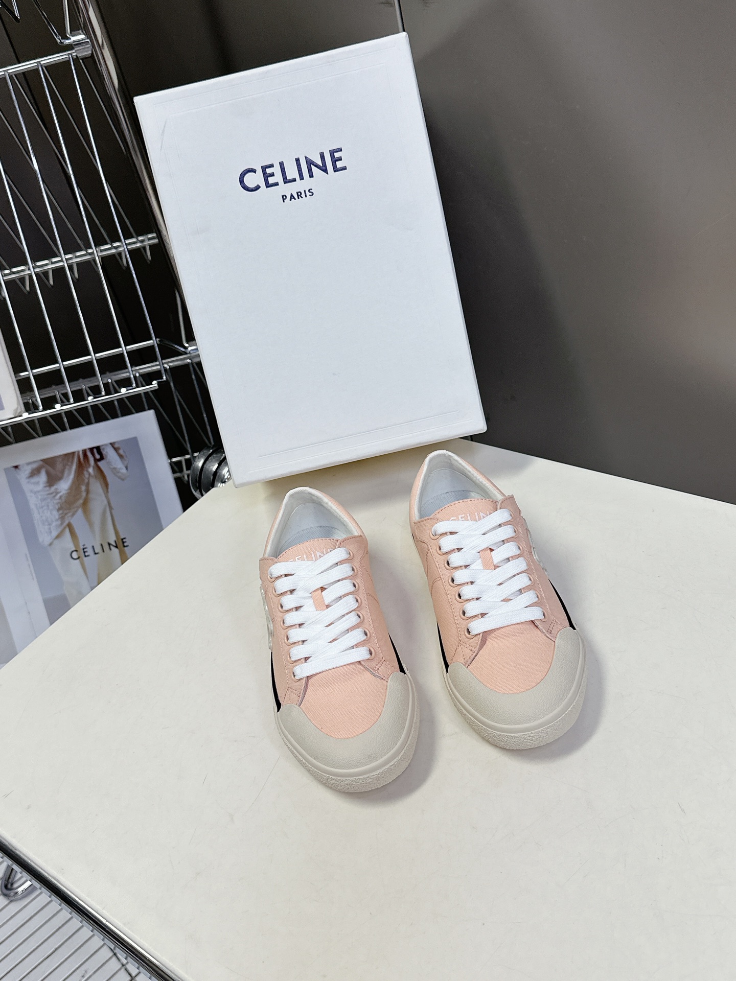  CELINE思琳25ss春夏走秀凯旋门休闲鞋、AS-01 系列运动鞋、lisa、陈立农超多明星上脚、这