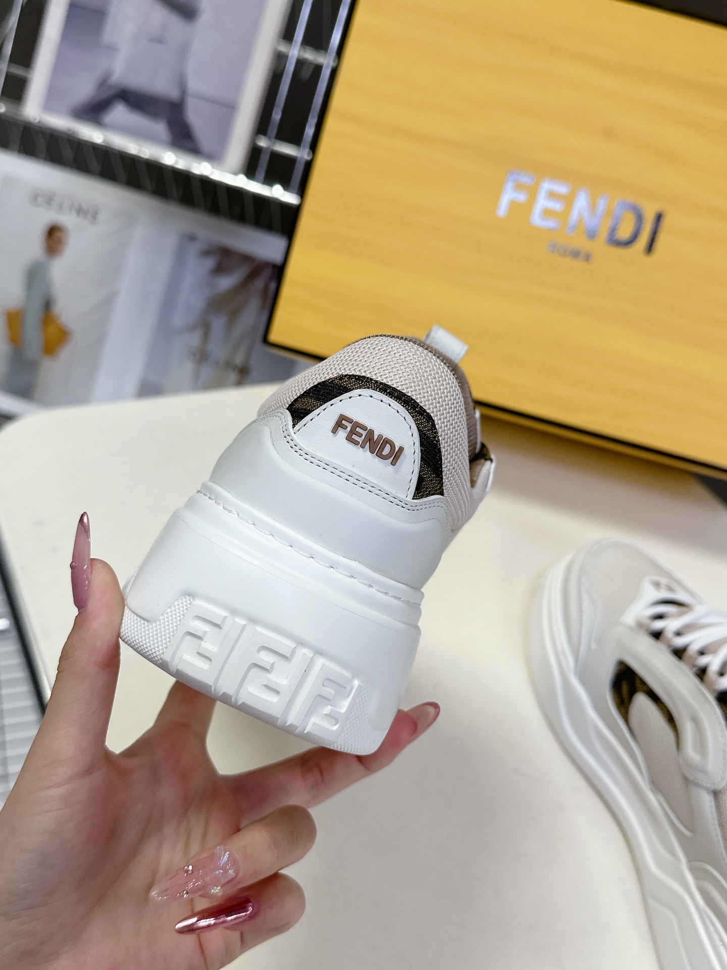  Fendi芬迪春夏最新走秀款运动鞋 25秀场出镜率最高的单品 原版购入开发 一比一复刻 设计师Kim 