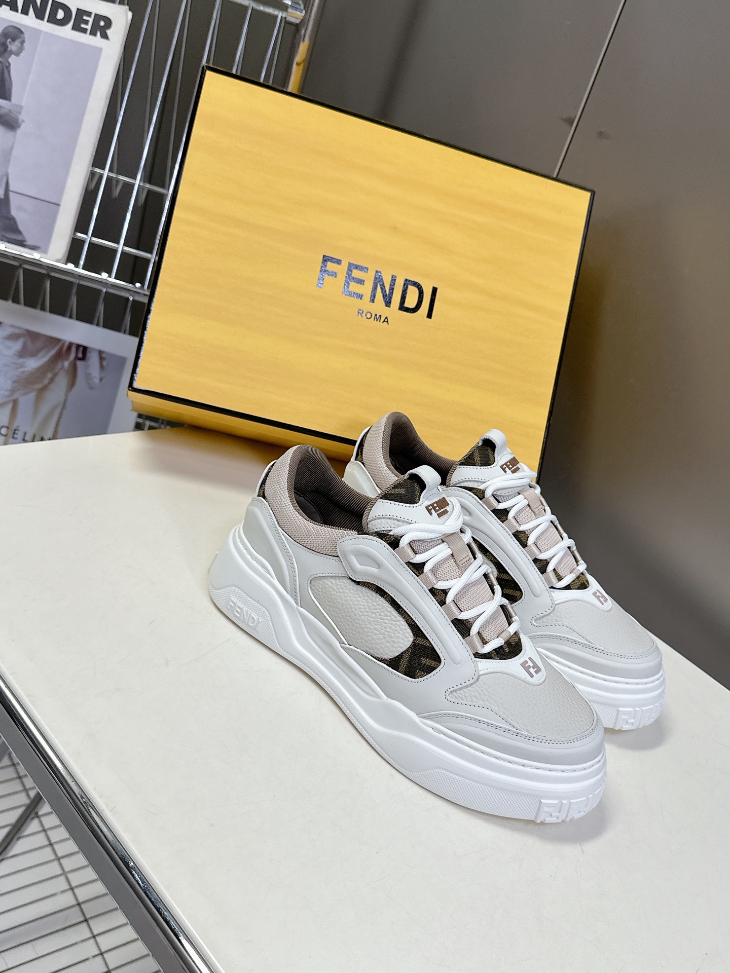  Fendi芬迪春夏最新走秀款运动鞋 25秀场出镜率最高的单品 原版购入开发 一比一复刻 设计师Kim 