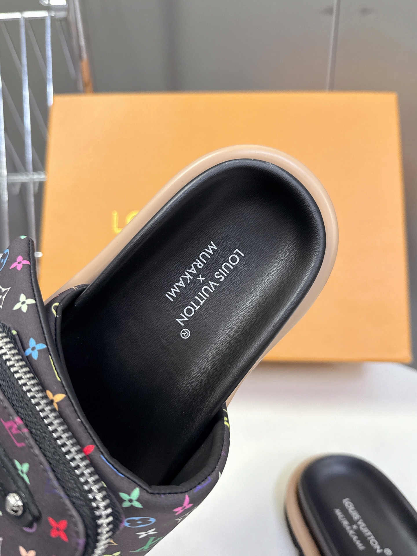  LV 路易威登X TM村上隆联名情侣款拖鞋硬货上新🆕

❥BS代购级别！高级感十足！国内外博主刷爆的一