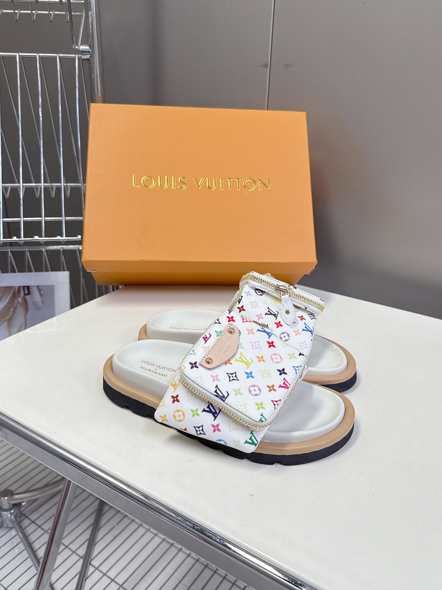  LV 路易威登X TM村上隆联名情侣款拖鞋硬货上新🆕

❥BS代购级别！高级感十足！国内外博主刷爆的一