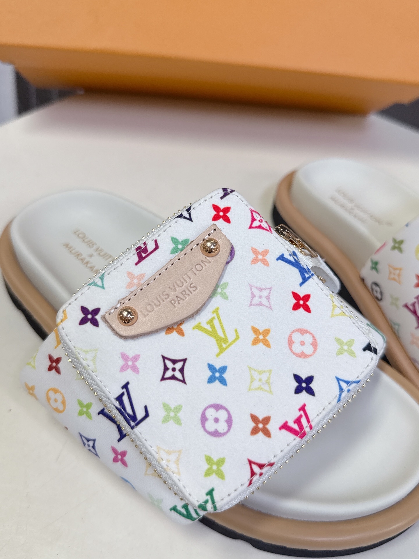  LV 路易威登X TM村上隆联名情侣款拖鞋硬货上新🆕

❥BS代购级别！高级感十足！国内外博主刷爆的一