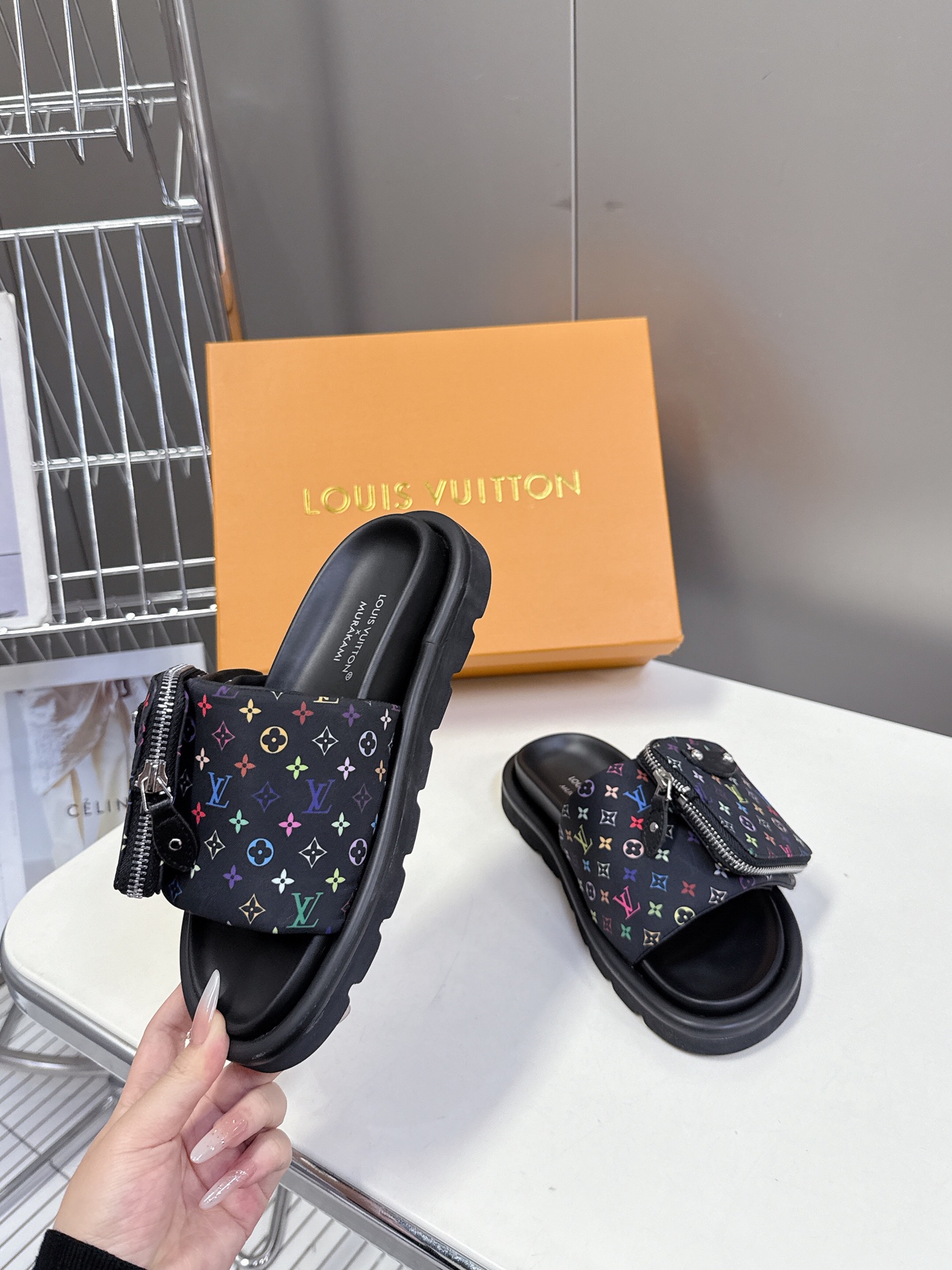  LV 路易威登X TM村上隆联名情侣款拖鞋硬货上新🆕

❥BS代购级别！高级感十足！国内外博主刷爆的一