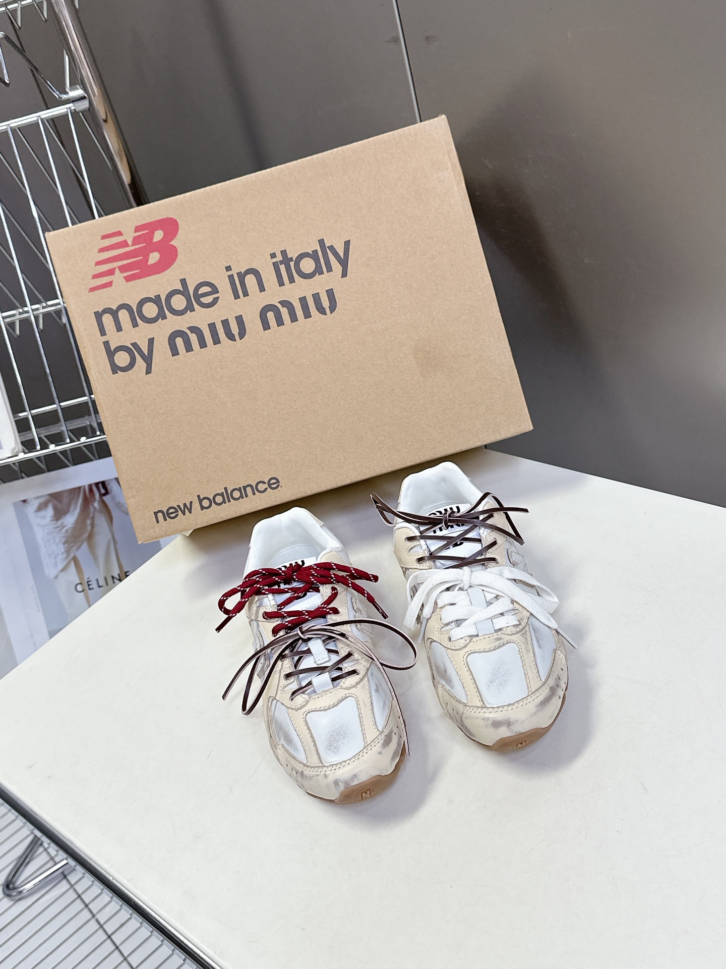  Miu Miu✖️New Balance 联名系列运动鞋、各大品牌都热衷于跨界联名、缪缪这次联名诚意满