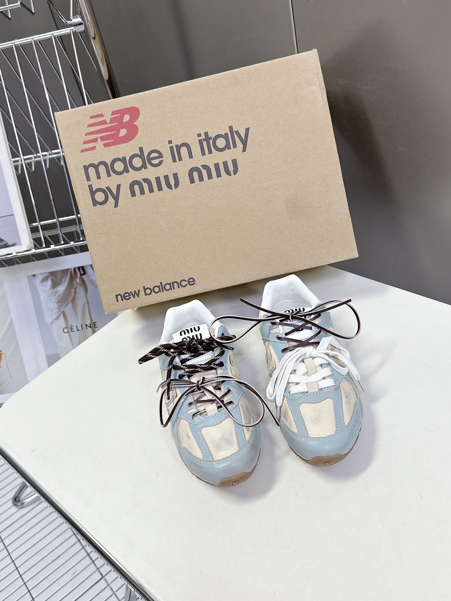  Miu Miu✖️New Balance 联名系列运动鞋、各大品牌都热衷于跨界联名、缪缪这次联名诚意满