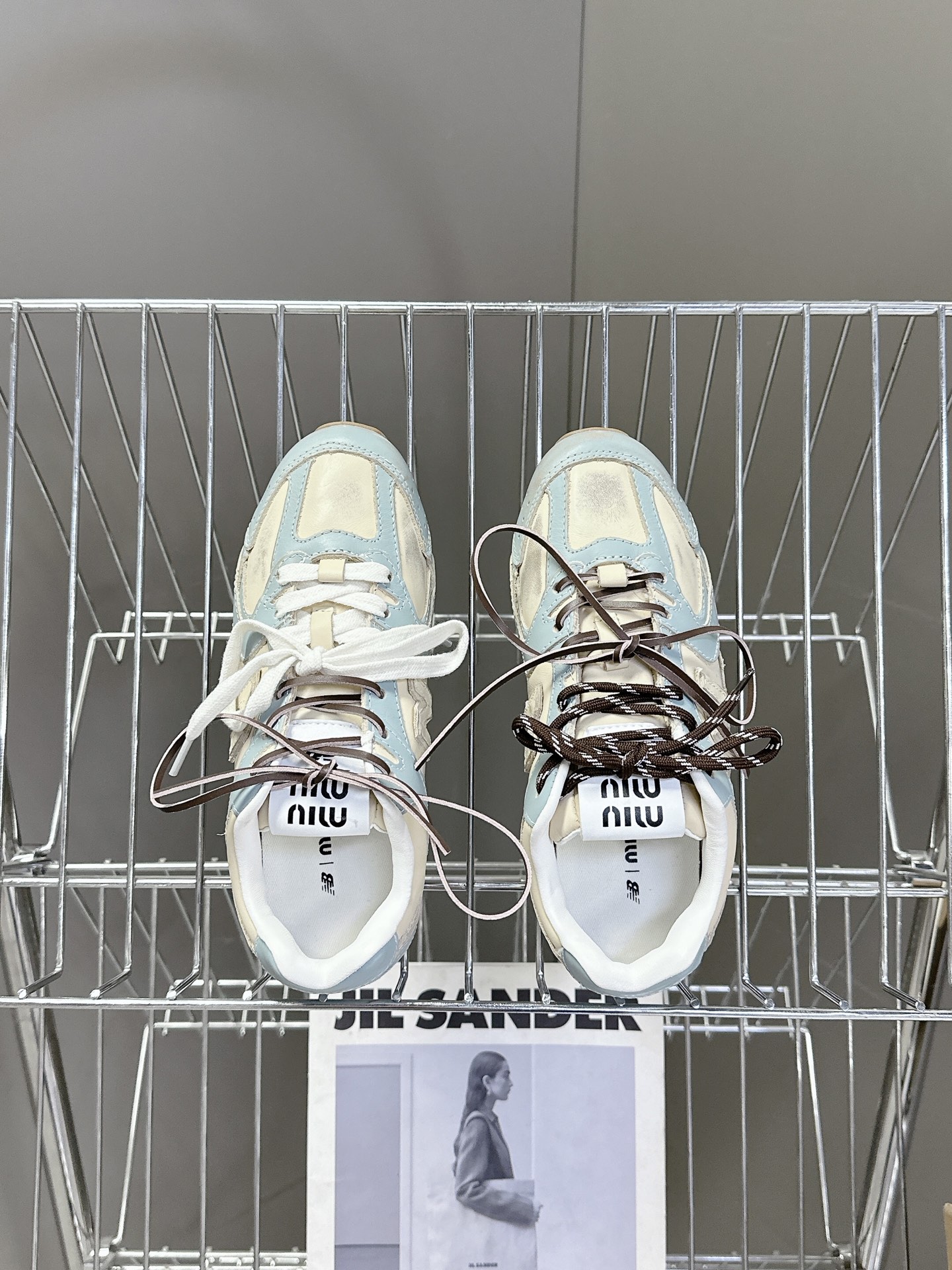  Miu Miu✖️New Balance 联名系列运动鞋、各大品牌都热衷于跨界联名、缪缪这次联名诚意满
