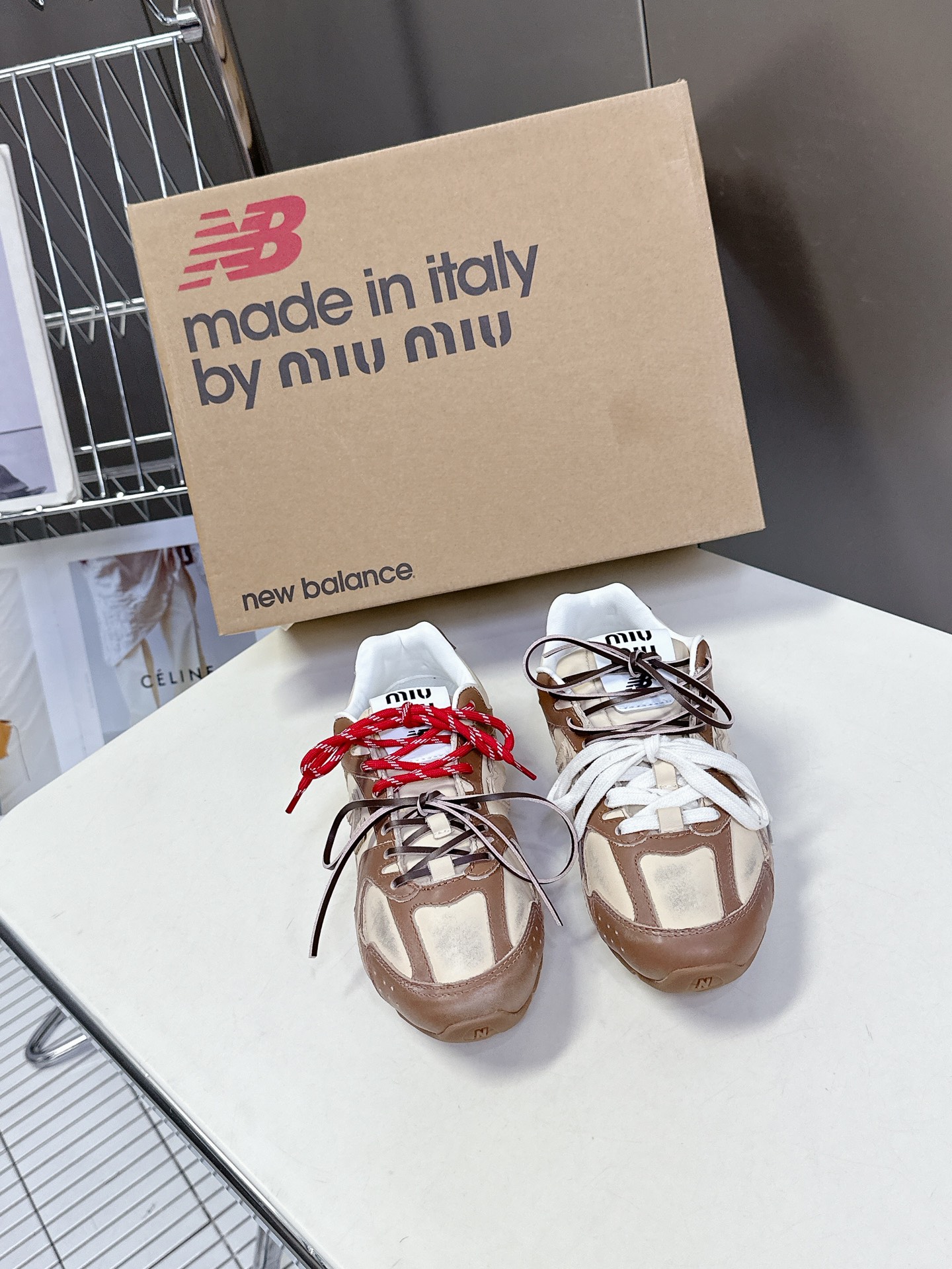  Miu Miu✖️New Balance 联名系列运动鞋、各大品牌都热衷于跨界联名、缪缪这次联名诚意满