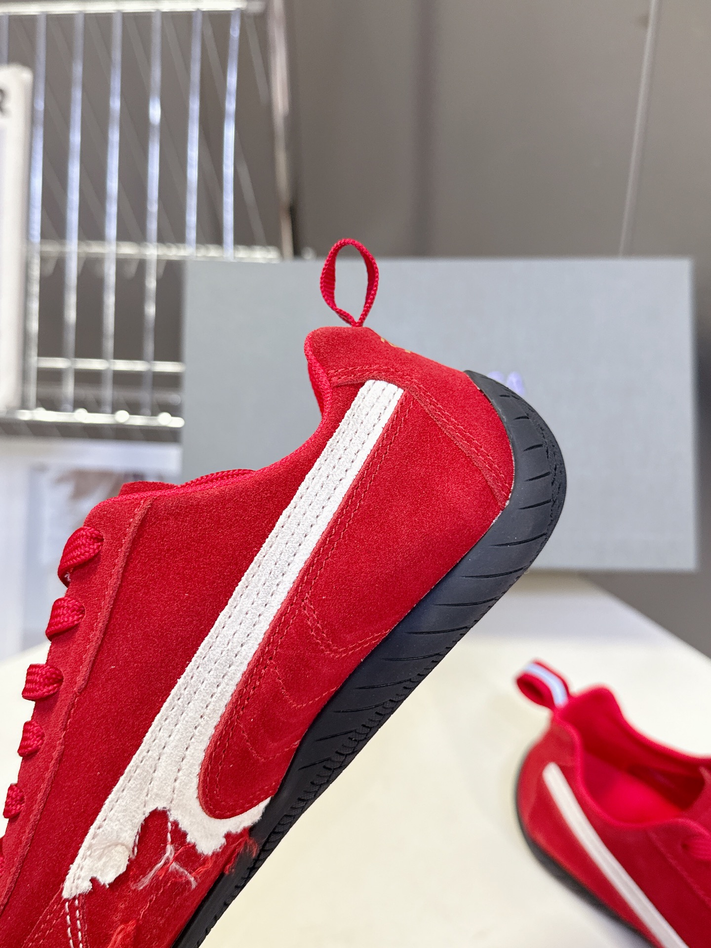  Balenciaga x Puma彪马最新联名款 德训鞋

巴黎家秀场出镜率最高的单品 好多明星时尚博
