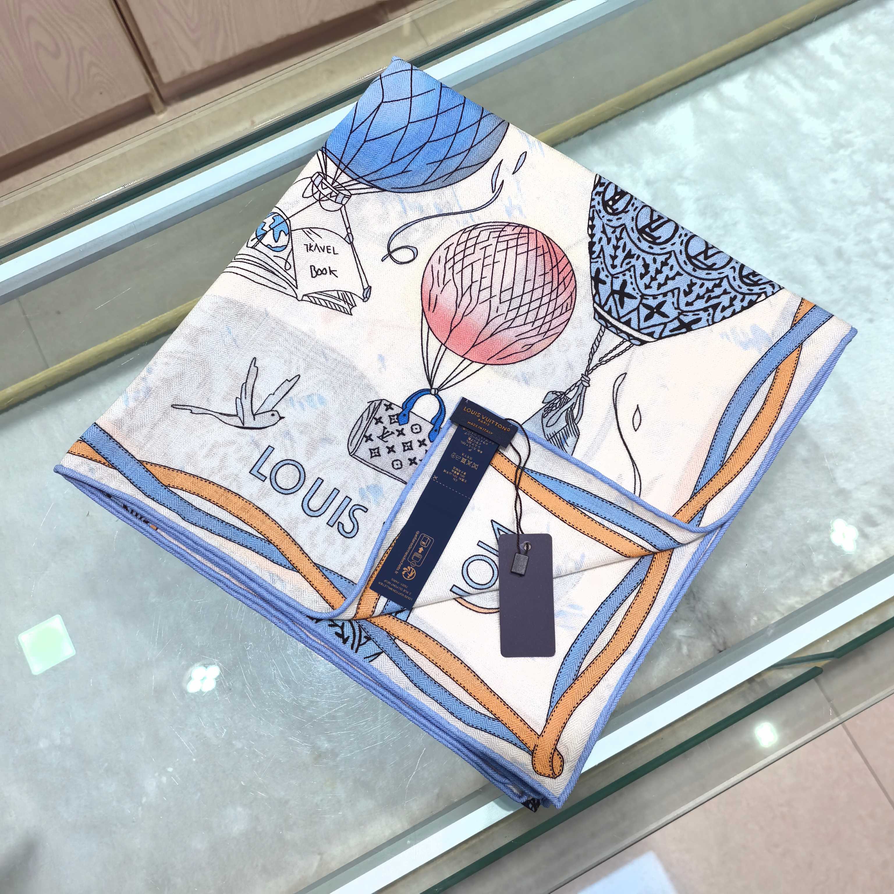 LV《土耳其热气球》140*140，双面同色，70%羊绒➕30%真丝，四色土耳其从赫拉波利斯山坡上流淌下