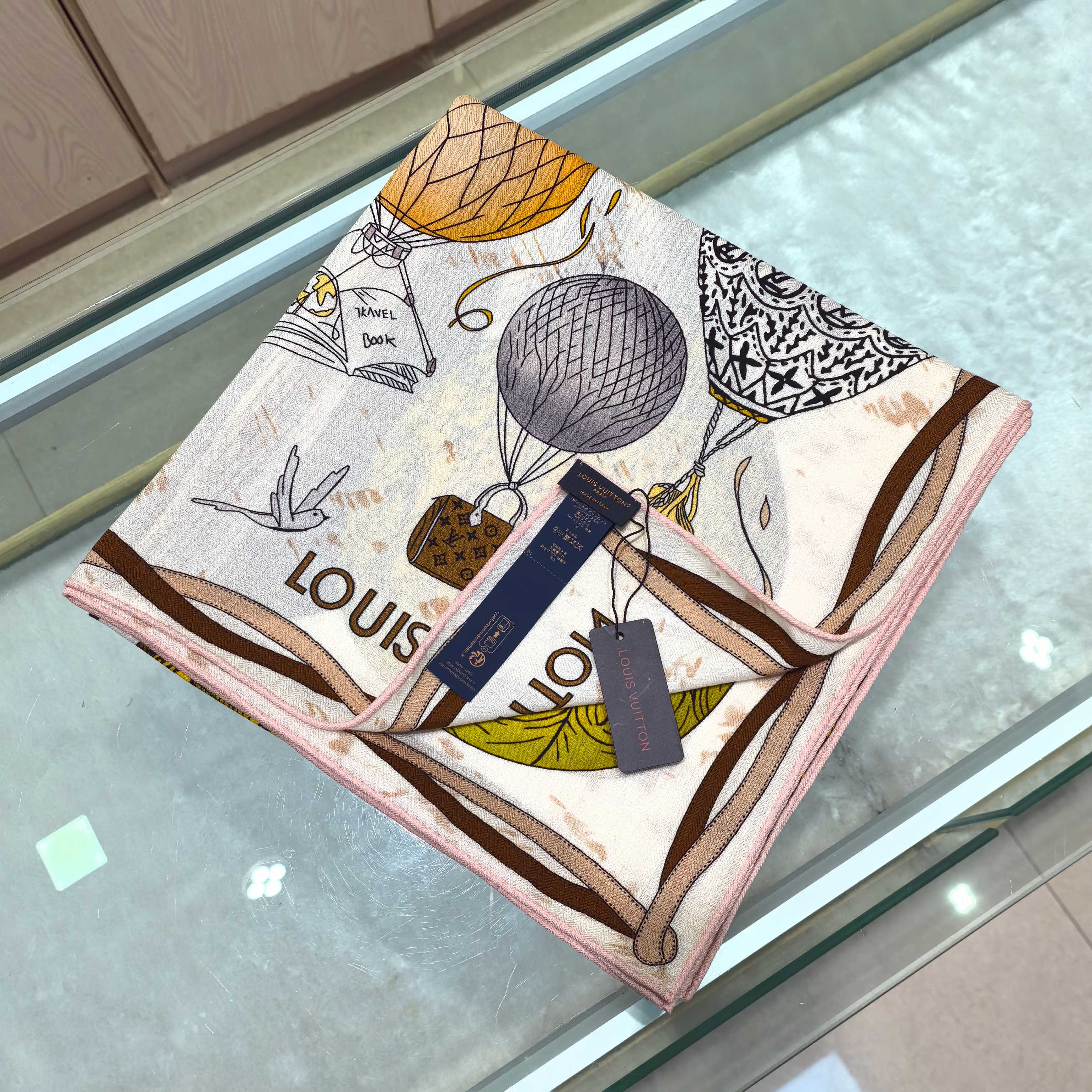 LV《土耳其热气球》140*140，双面同色，70%羊绒➕30%真丝，四色土耳其从赫拉波利斯山坡上流淌下