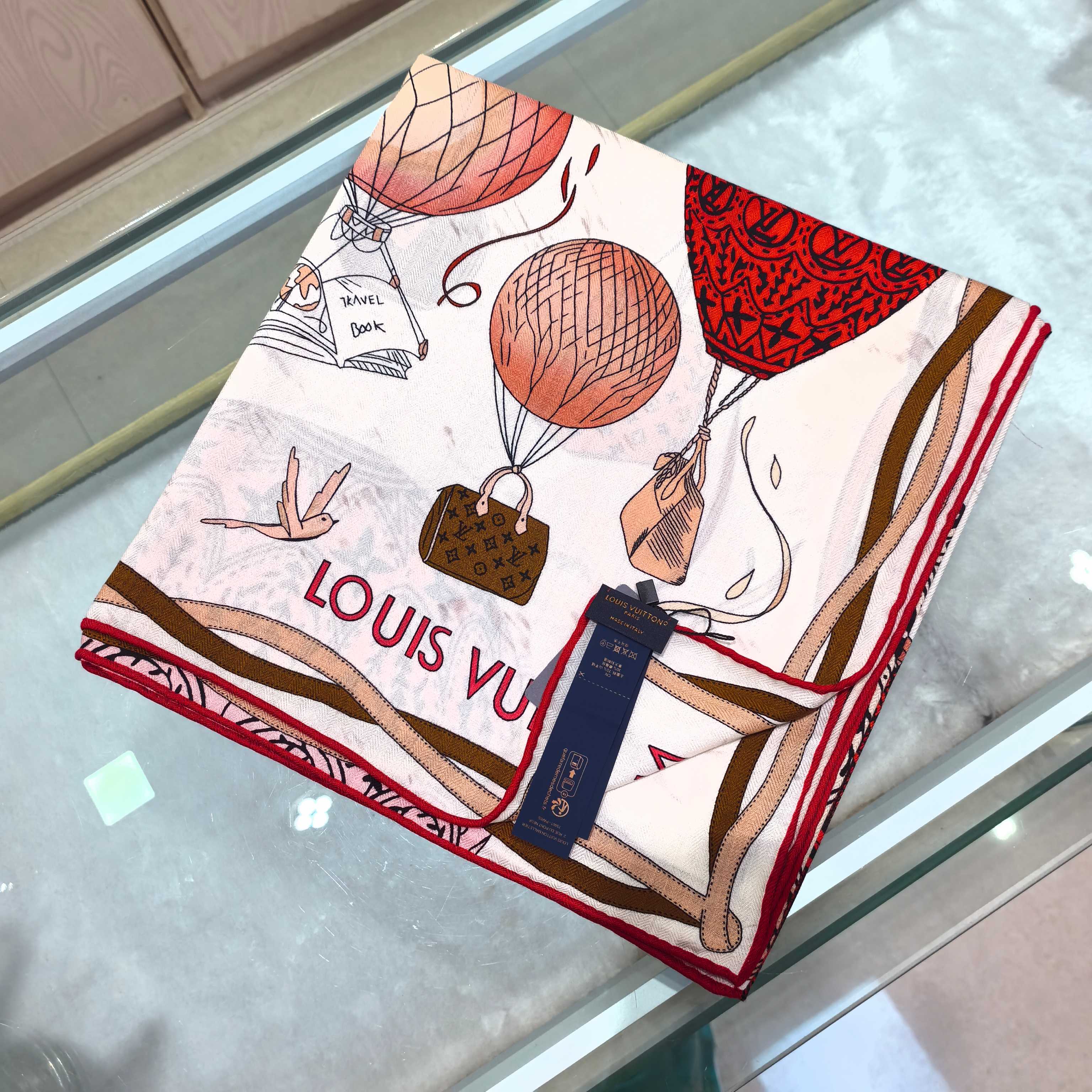 LV《土耳其热气球》140*140，双面同色，70%羊绒➕30%真丝，四色土耳其从赫拉波利斯山坡上流淌下