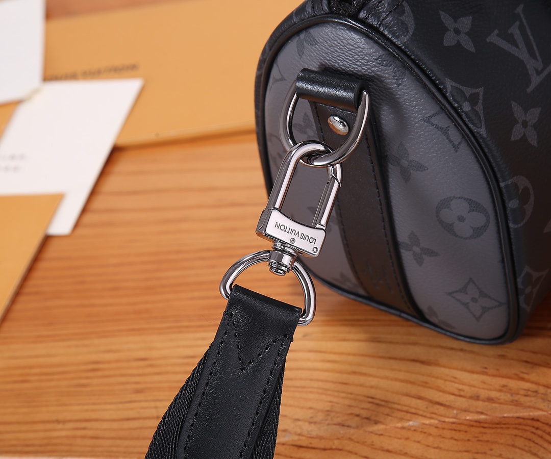 【163C01动态芯片】‼️顶级原单、加强版‼️ 本款 Keepall 25 手袋取材 Monogram Eclipse 【163C01动态芯片】‼️顶级原单、加强版‼️ 本款 Keepall 25 手袋取材 Monogram Eclipse