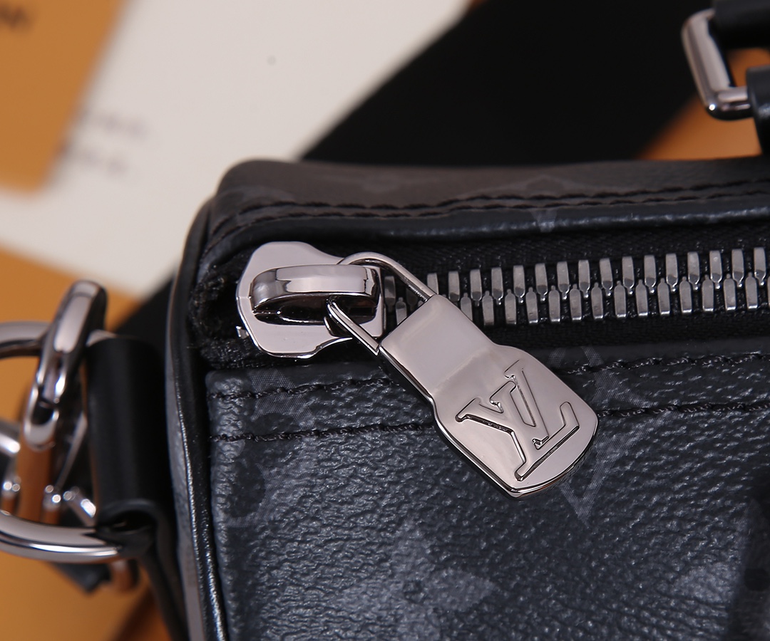 【163C01动态芯片】‼️顶级原单、加强版‼️ 本款 Keepall 25 手袋取材 Monogram Eclipse 【163C01动态芯片】‼️顶级原单、加强版‼️ 本款 Keepall 25 手袋取材 Monogram Eclipse